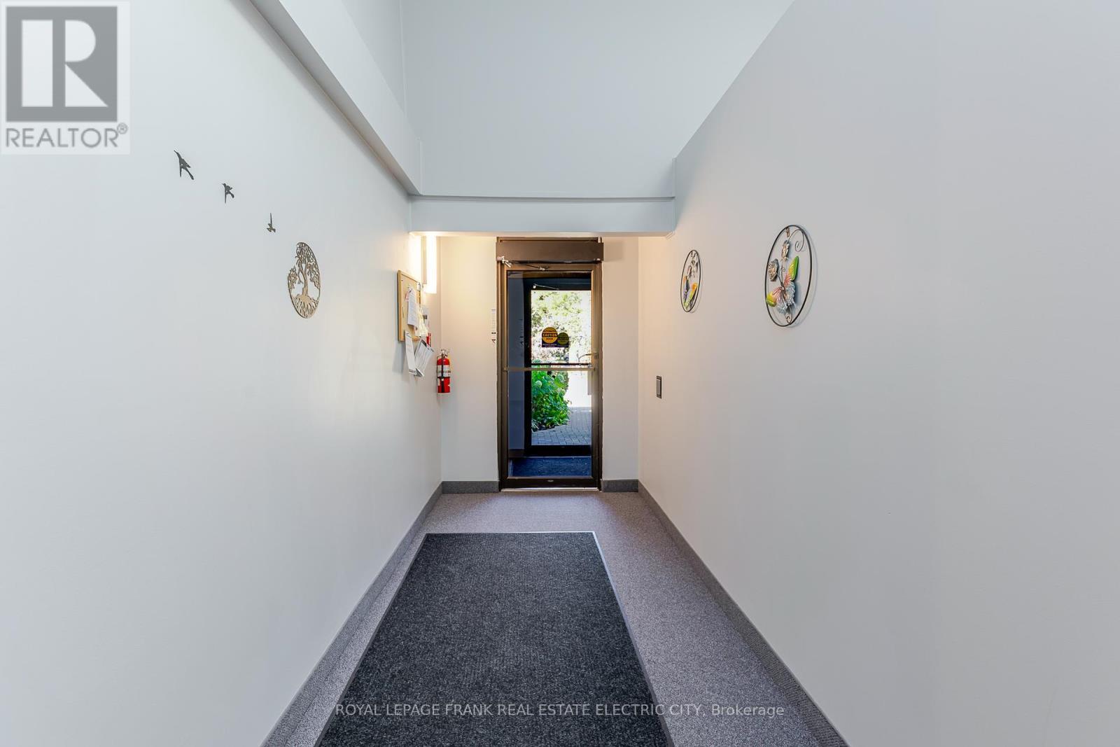 












30 - 36 CHAMPLAIN CRESCENT

,
Peterborough (Northcrest Ward 5),




Ontario
K9L1T1

