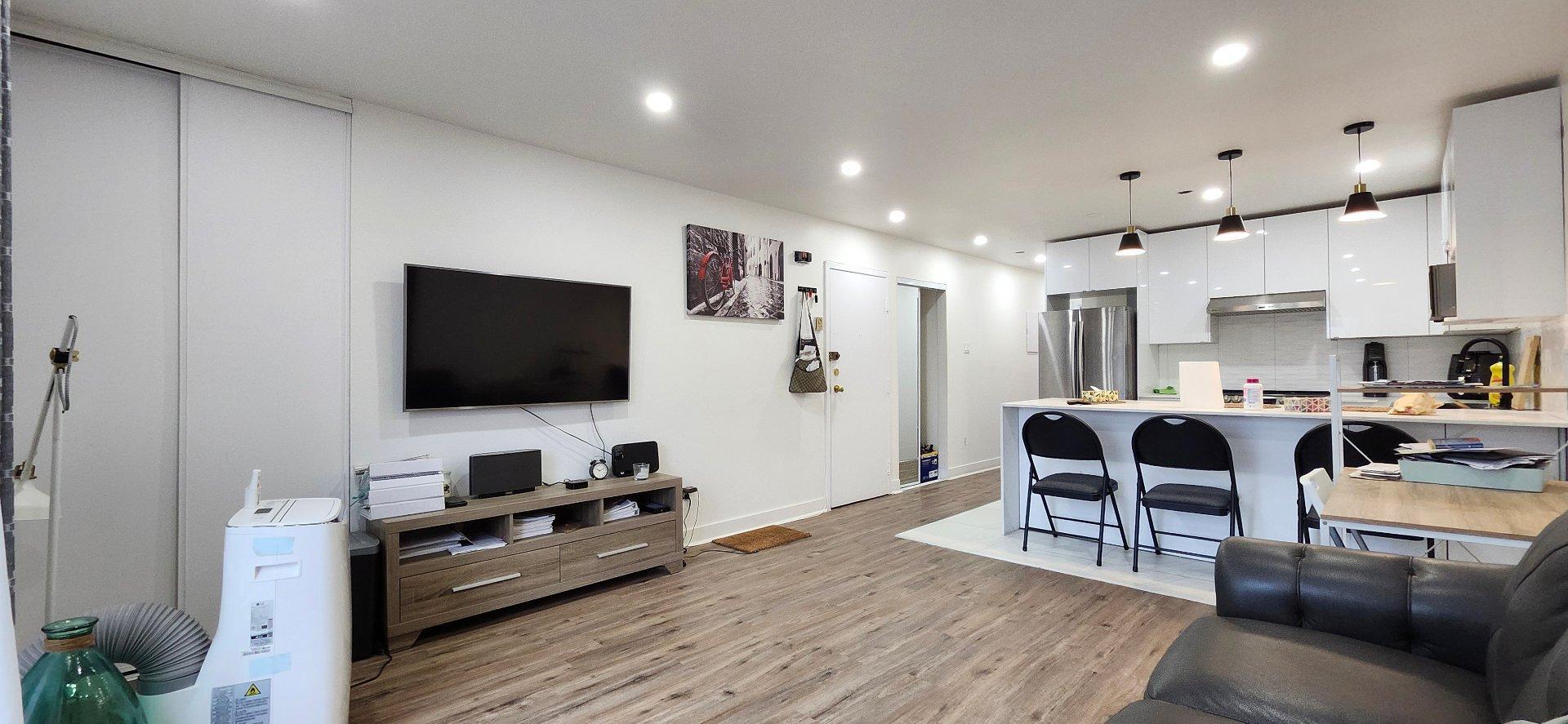 









8426


Av. Papineau

,
Montréal (Ahuntsic-Cartierville),




QC
H2M2R5

