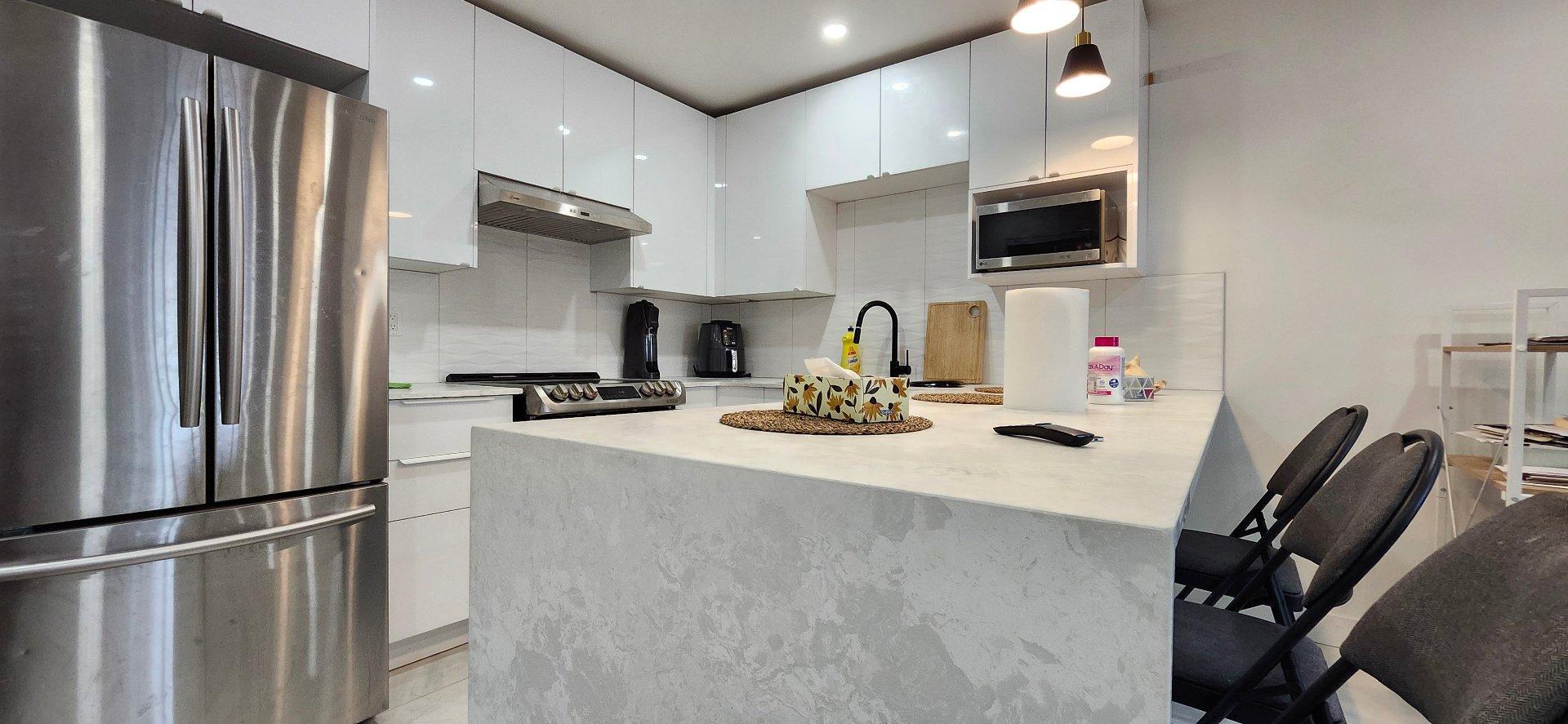 









8426


Av. Papineau

,
Montréal (Ahuntsic-Cartierville),




QC
H2M2R5


