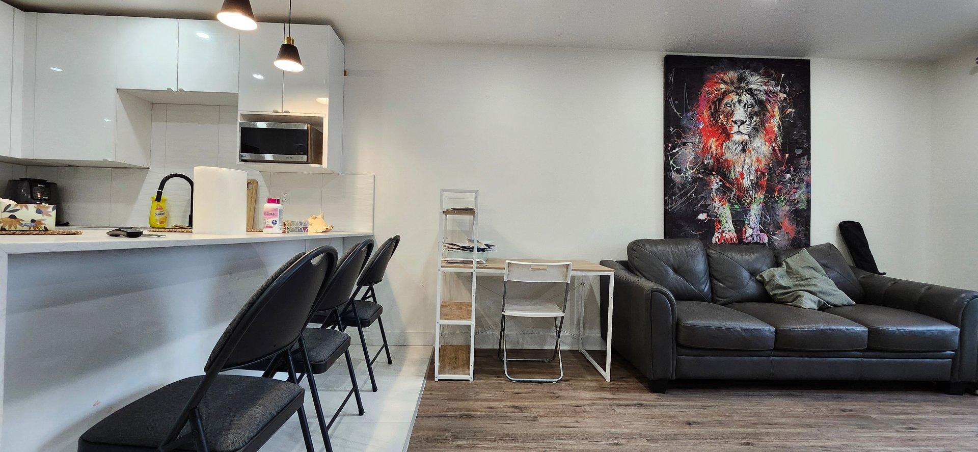 









8426


Av. Papineau

,
Montréal (Ahuntsic-Cartierville),




QC
H2M2R5

