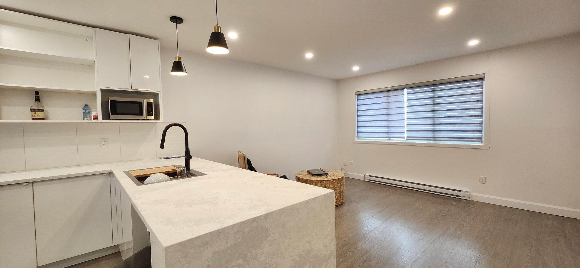 









8428


Av. Papineau

,
Montréal (Ahuntsic-Cartierville),




QC
H2M2R5

