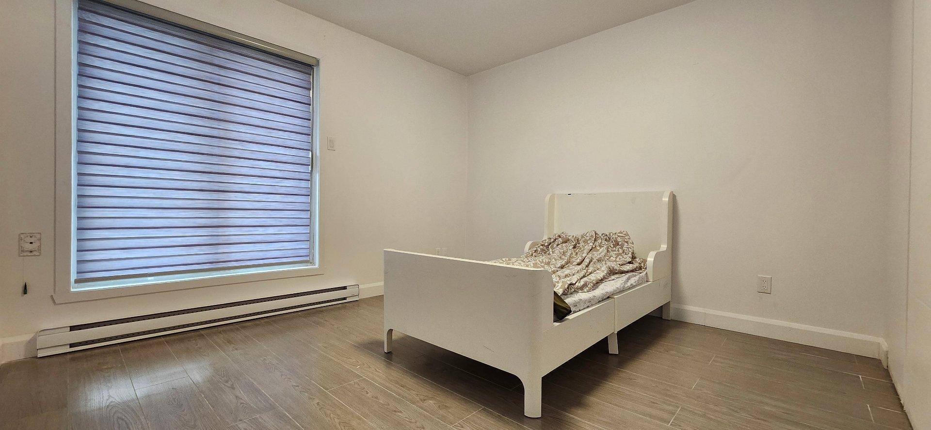 









8428


Av. Papineau

,
Montréal (Ahuntsic-Cartierville),




QC
H2M2R5

