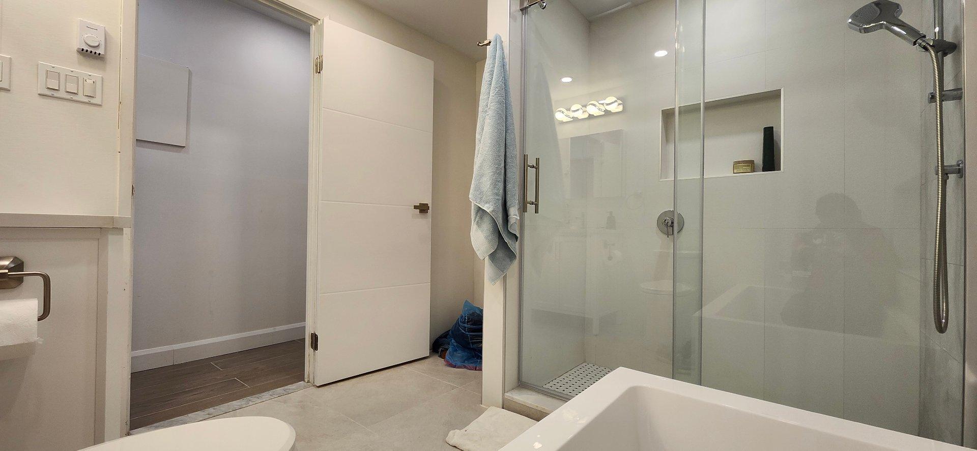 









8428


Av. Papineau

,
Montréal (Ahuntsic-Cartierville),




QC
H2M2R5

