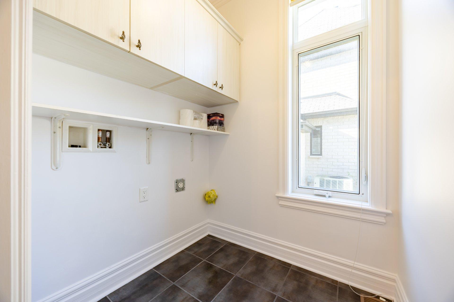









4893


Rue du Persan

,
Montréal (Pierrefonds-Roxboro),




QC
H9K0A4

