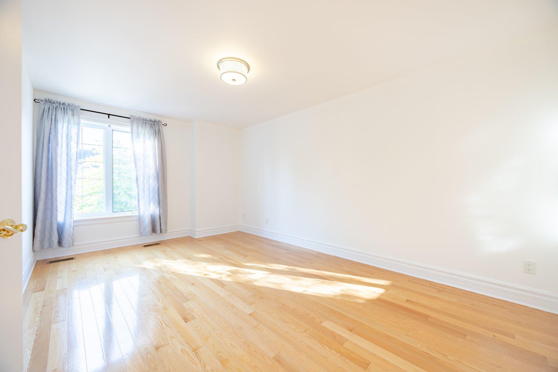 









4893


Rue du Persan

,
Montréal (Pierrefonds-Roxboro),




QC
H9K0A4


