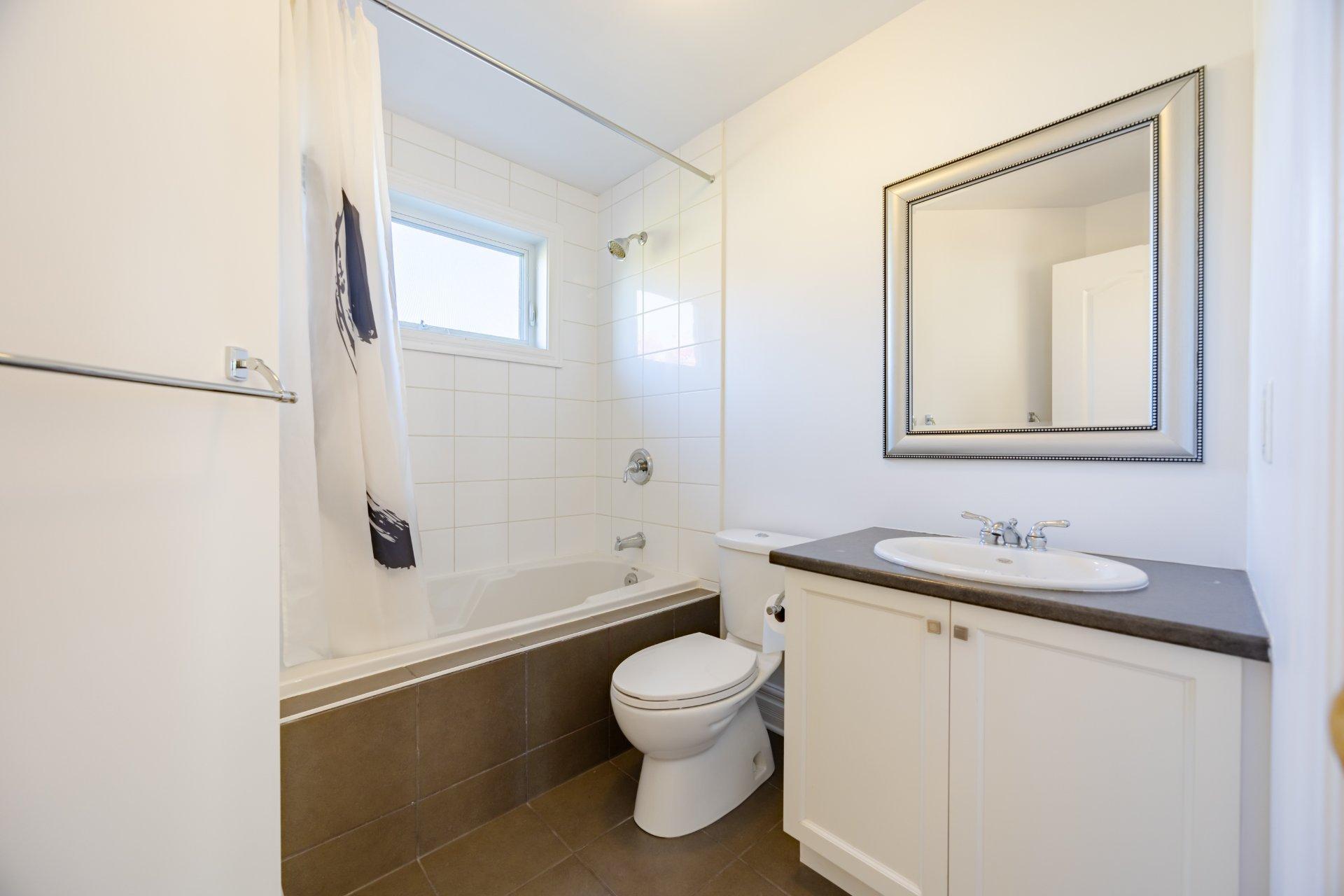 









4893


Rue du Persan

,
Montréal (Pierrefonds-Roxboro),




QC
H9K0A4

