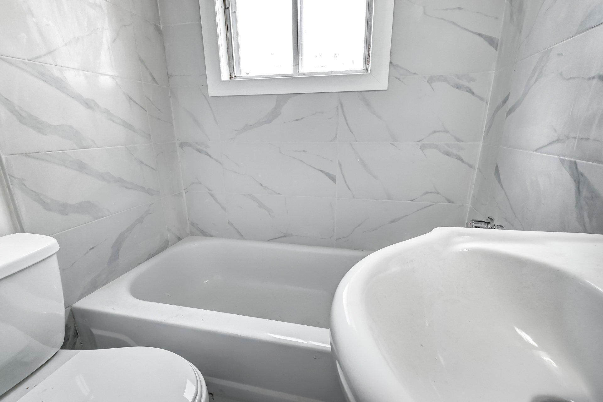 









5


Av. Windsor

, 6,
Montréal (Lachine),




QC
H8R1P8

