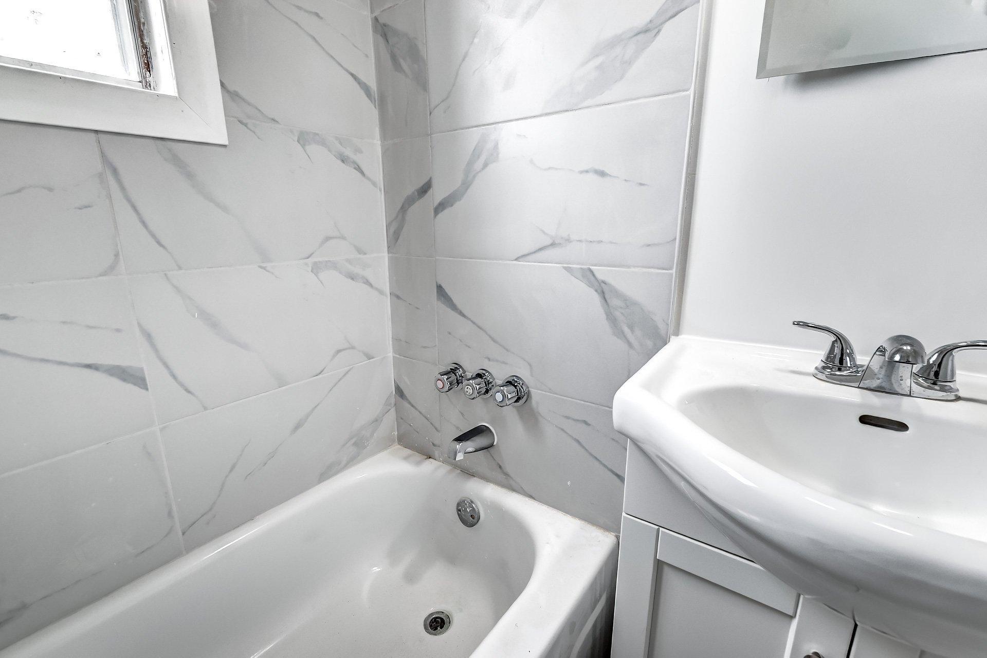 









5


Av. Windsor

, 6,
Montréal (Lachine),




QC
H8R1P8

