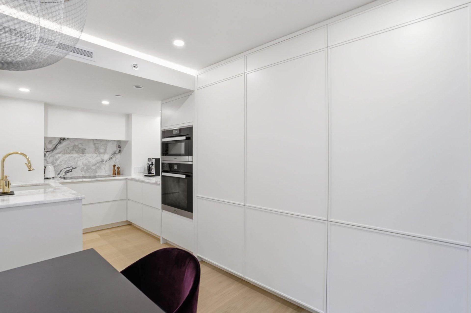 









1070


Rue St-Mathieu

, 303,
Montréal (Ville-Marie),




QC
H3H2S8

