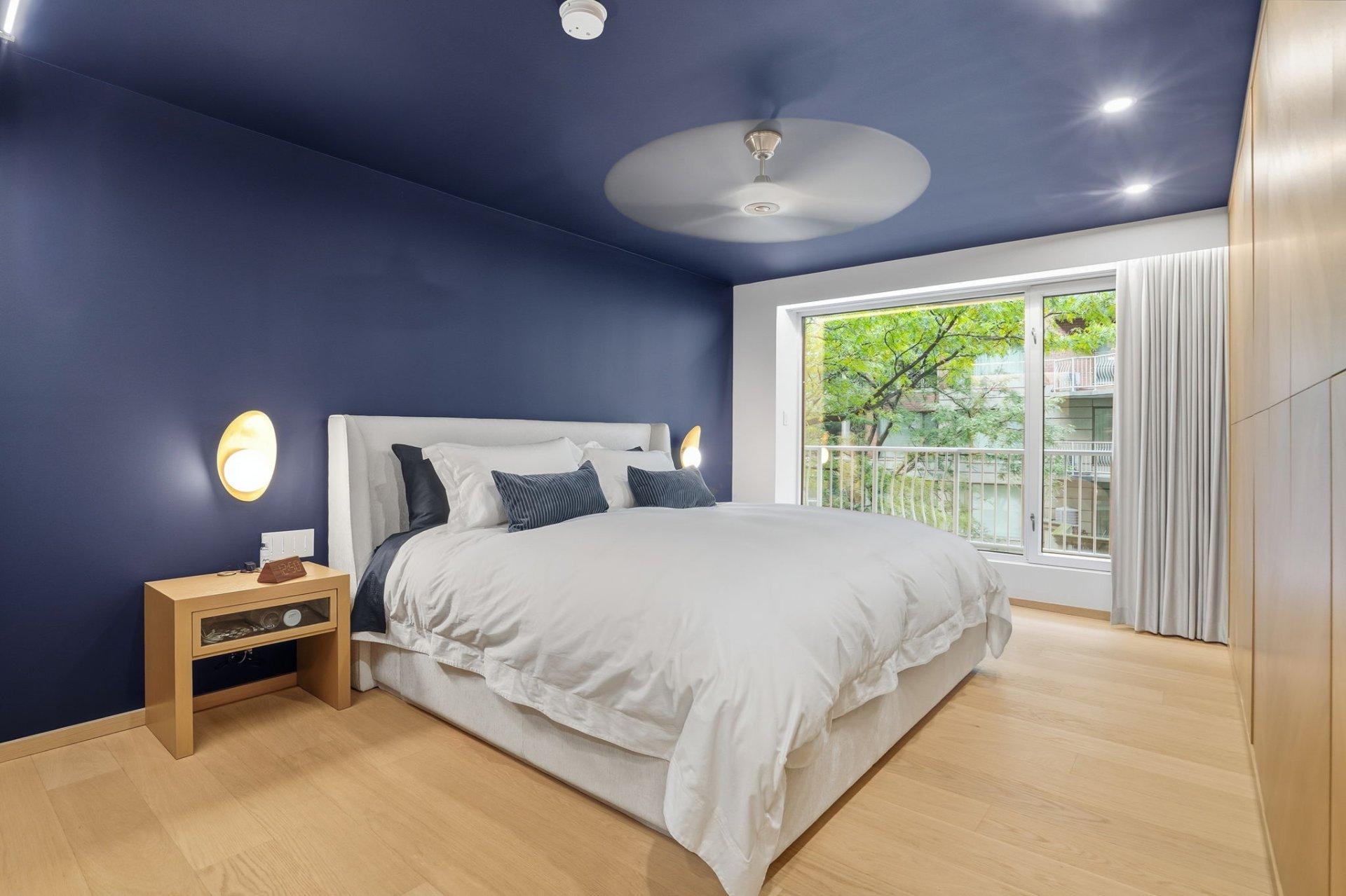 









1070


Rue St-Mathieu

, 303,
Montréal (Ville-Marie),




QC
H3H2S8

