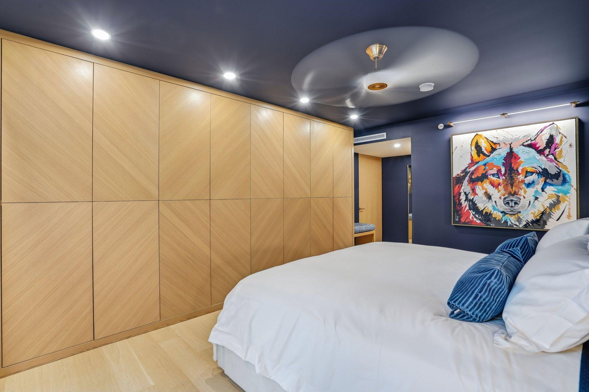 









1070


Rue St-Mathieu

, 303,
Montréal (Ville-Marie),




QC
H3H2S8

