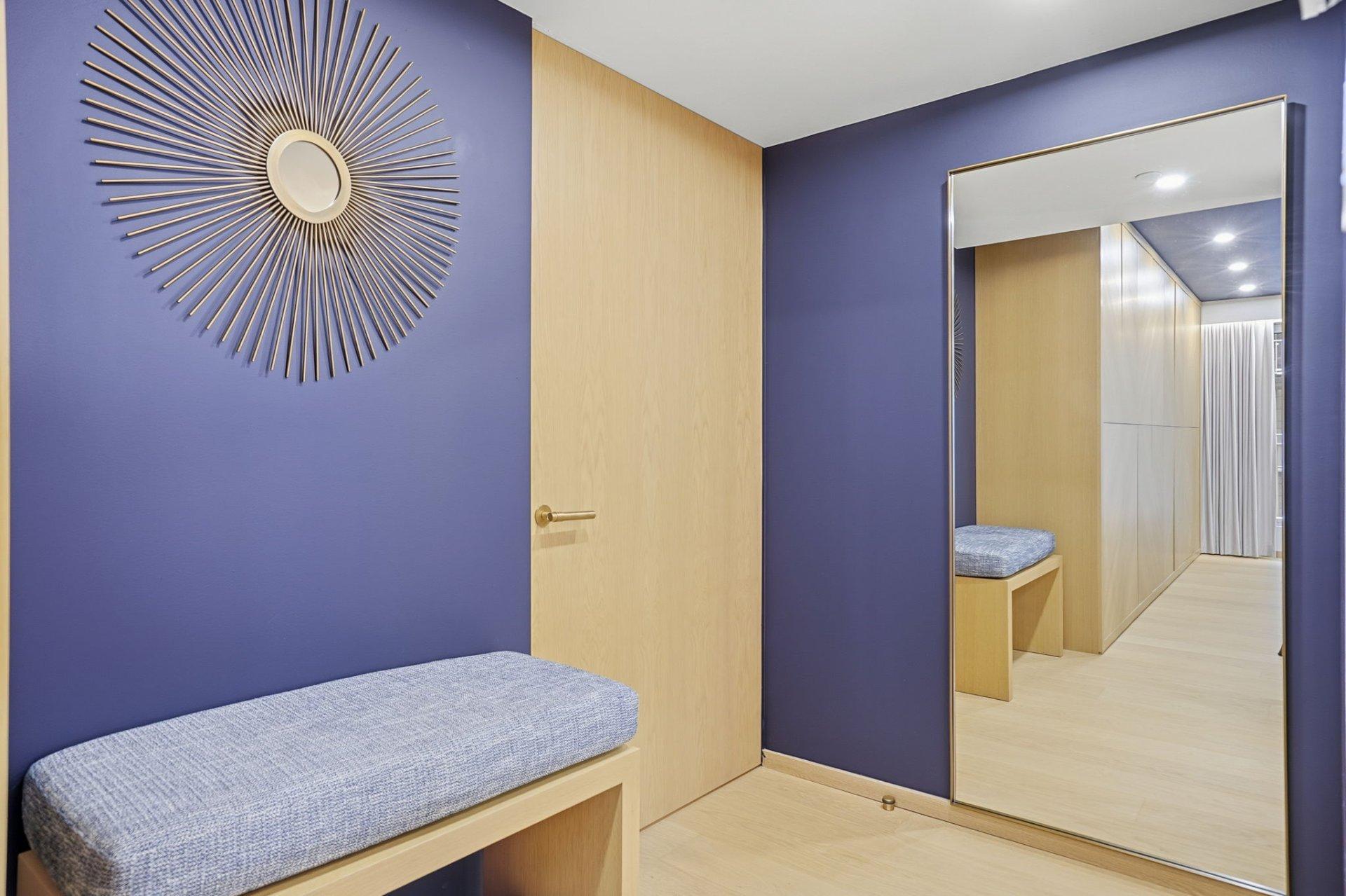 









1070


Rue St-Mathieu

, 303,
Montréal (Ville-Marie),




QC
H3H2S8

