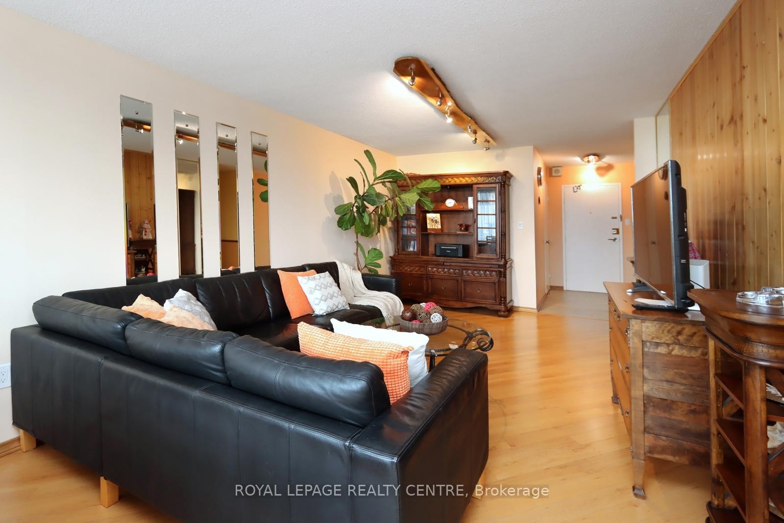 









3100


Kirwin

Avenue, 701,
Mississauga,




ON
L5A 3S6

