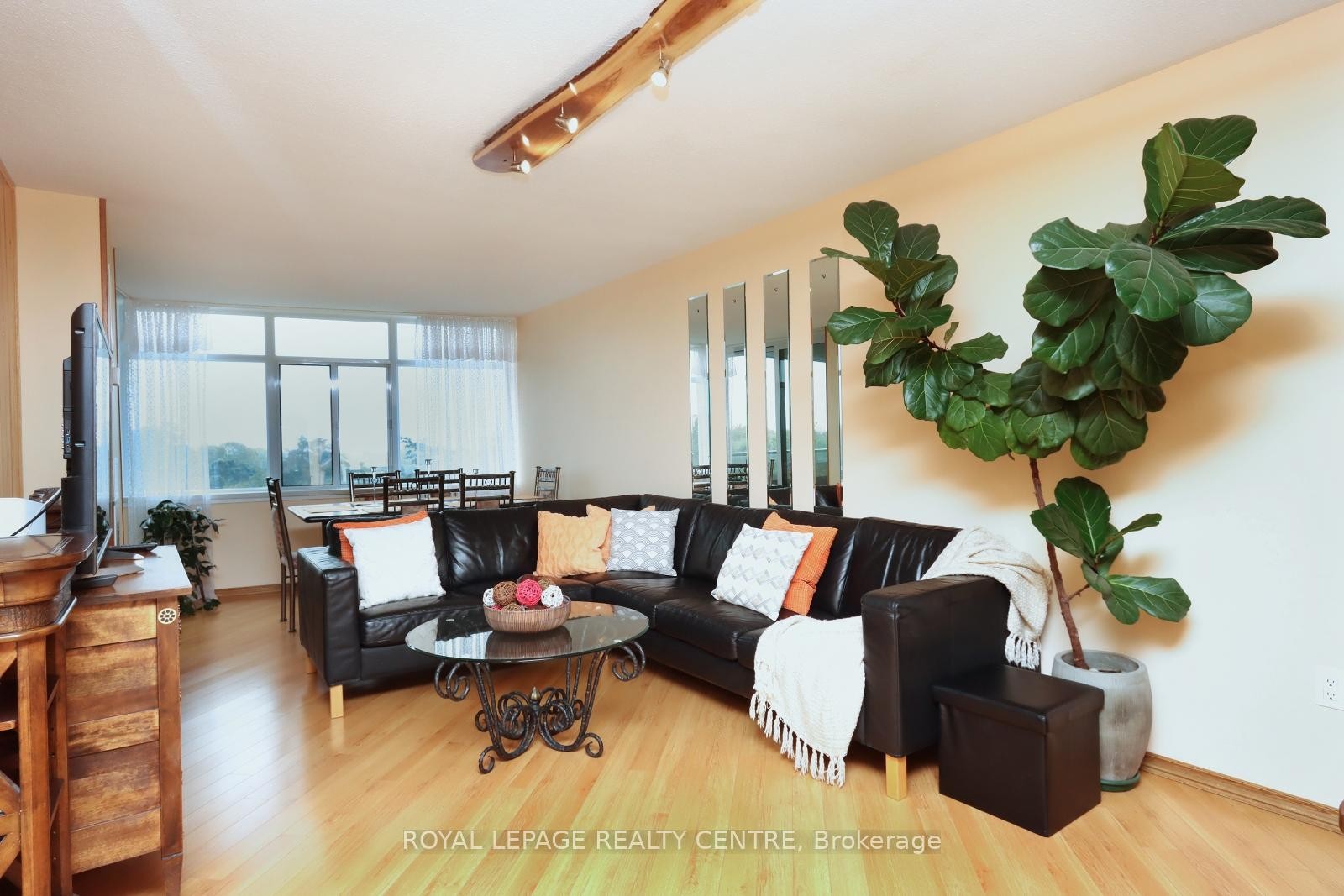 









3100


Kirwin

Avenue, 701,
Mississauga,




ON
L5A 3S6

