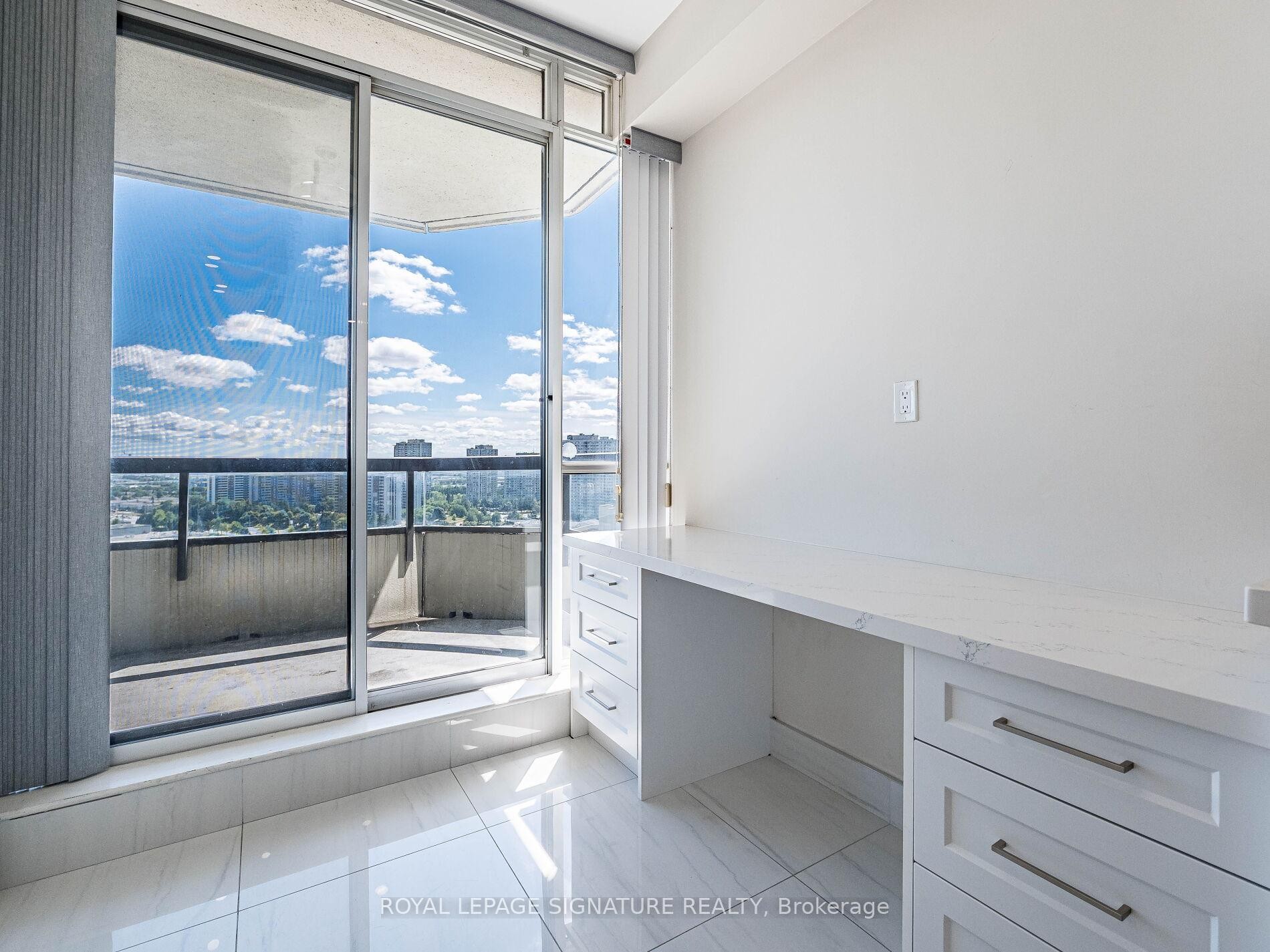 









24


Hanover

Road, 2204,
Brampton,




ON
L6S 5K8

