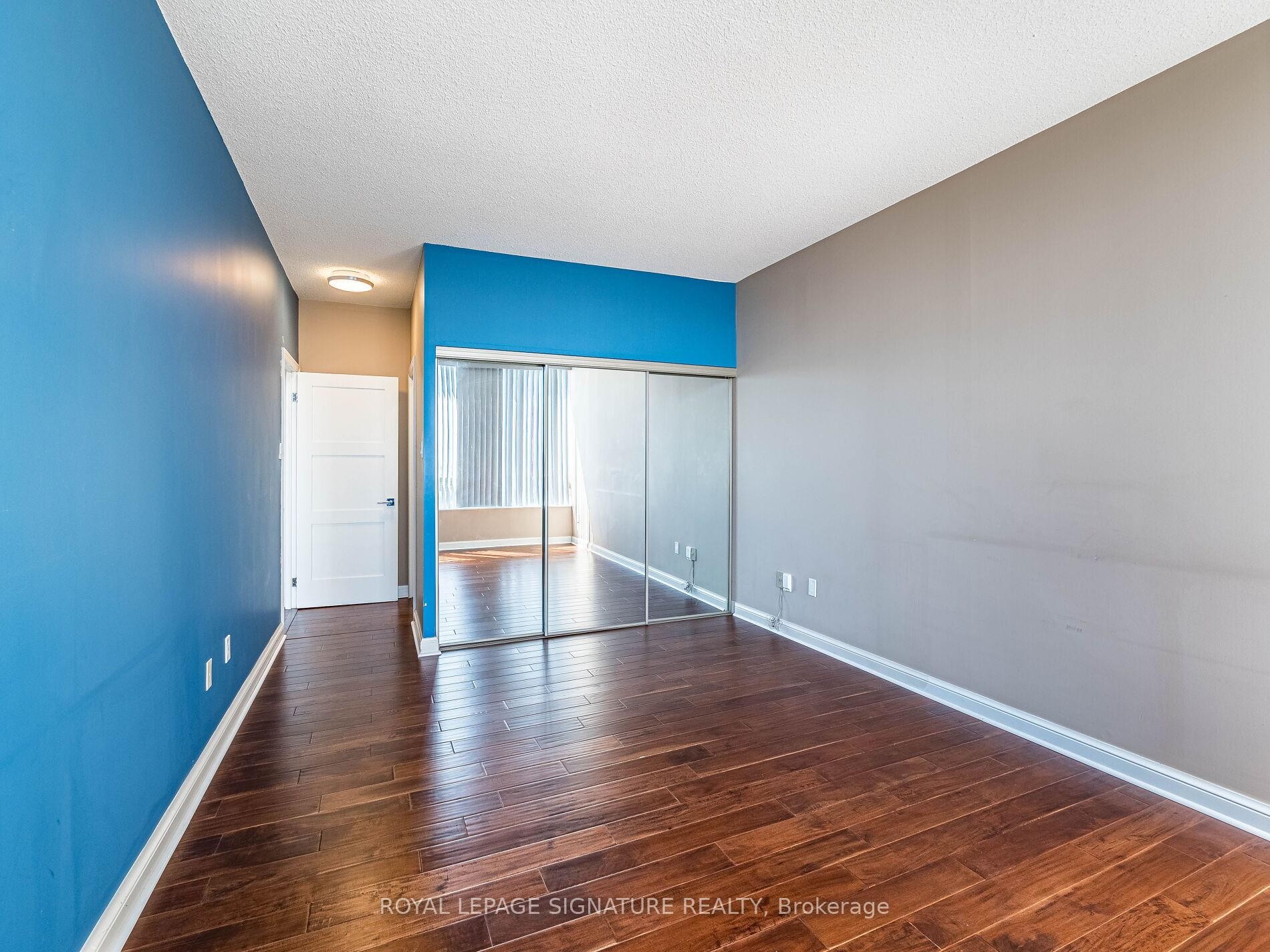 









24


Hanover

Road, 2204,
Brampton,




ON
L6S 5K8

