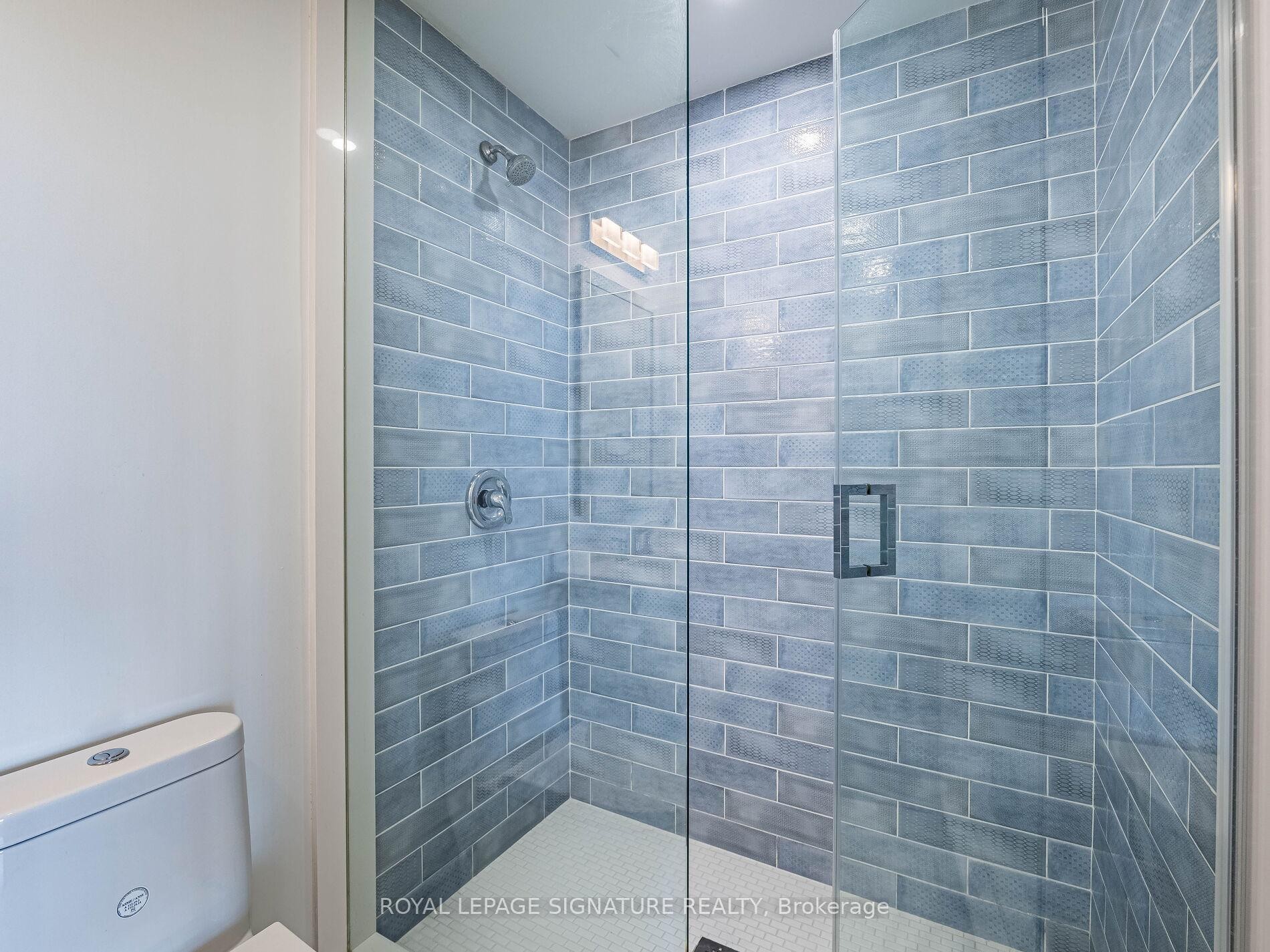 









24


Hanover

Road, 2204,
Brampton,




ON
L6S 5K8

