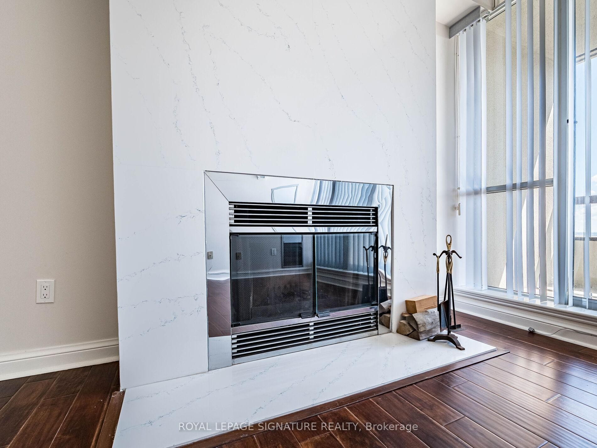 









24


Hanover

Road, 2204,
Brampton,




ON
L6S 5K8

