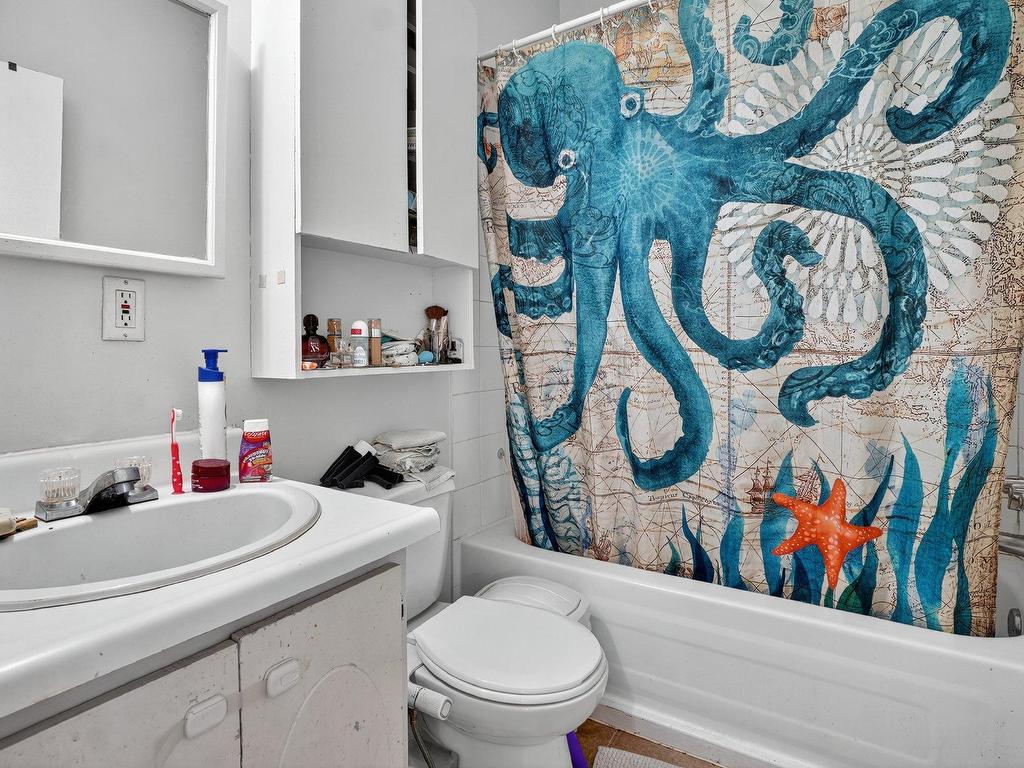 









6619

 - 6621


Rue St-André

,
Rosemont/La Petite-Patrie (Montréal),




QC
H2S2K7

