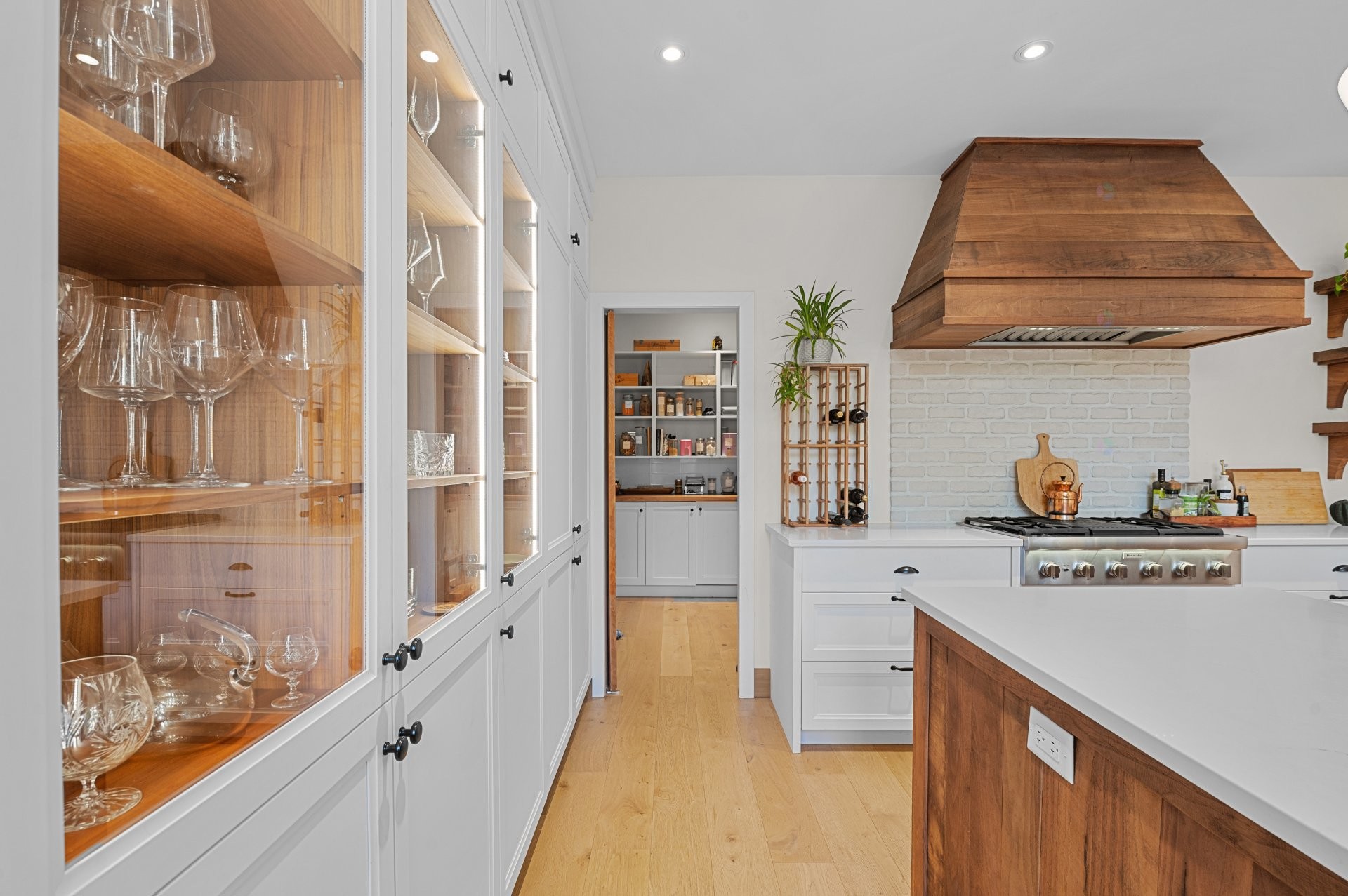 









61


Imp. d'Auvergne

,
Sainte-Agathe-des-Monts,




QC
J8C3G8

