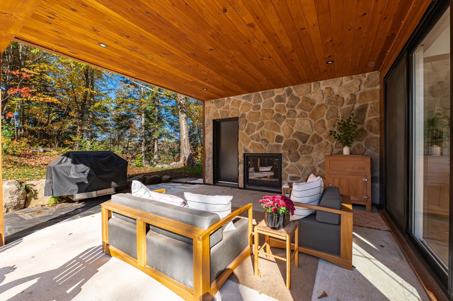 









61


Imp. d'Auvergne

,
Sainte-Agathe-des-Monts,




QC
J8C3G8

