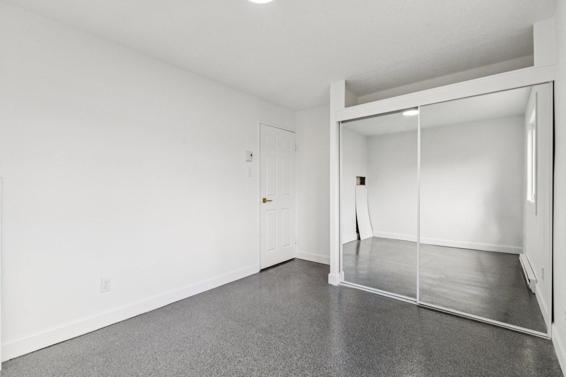 









81


Rue Pearson

, 201,
Gatineau (Aylmer),




QC
J9H6G1

