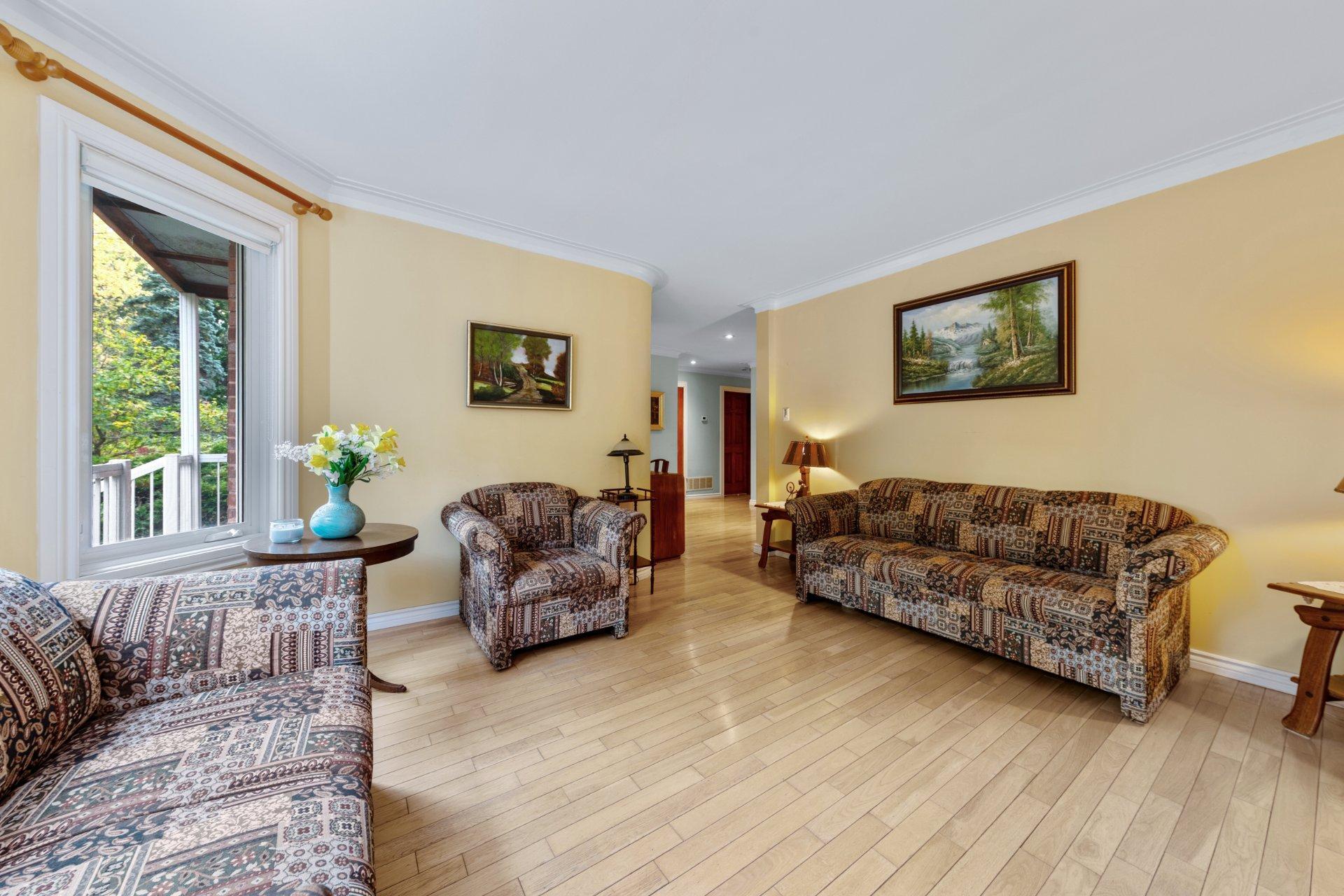 









2315

 - 2317


Boul. Grand

,
Montréal (Côte-des-Neiges/Notre-Dame-de-Grâce),




QC
H4B2X1

