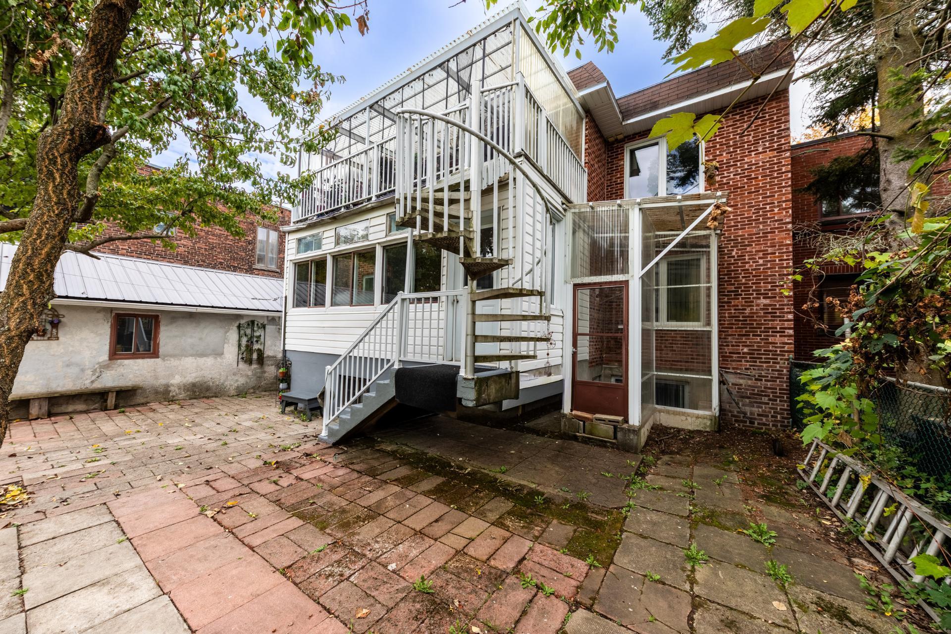 









2315

 - 2317


Boul. Grand

,
Montréal (Côte-des-Neiges/Notre-Dame-de-Grâce),




QC
H4B2X1

