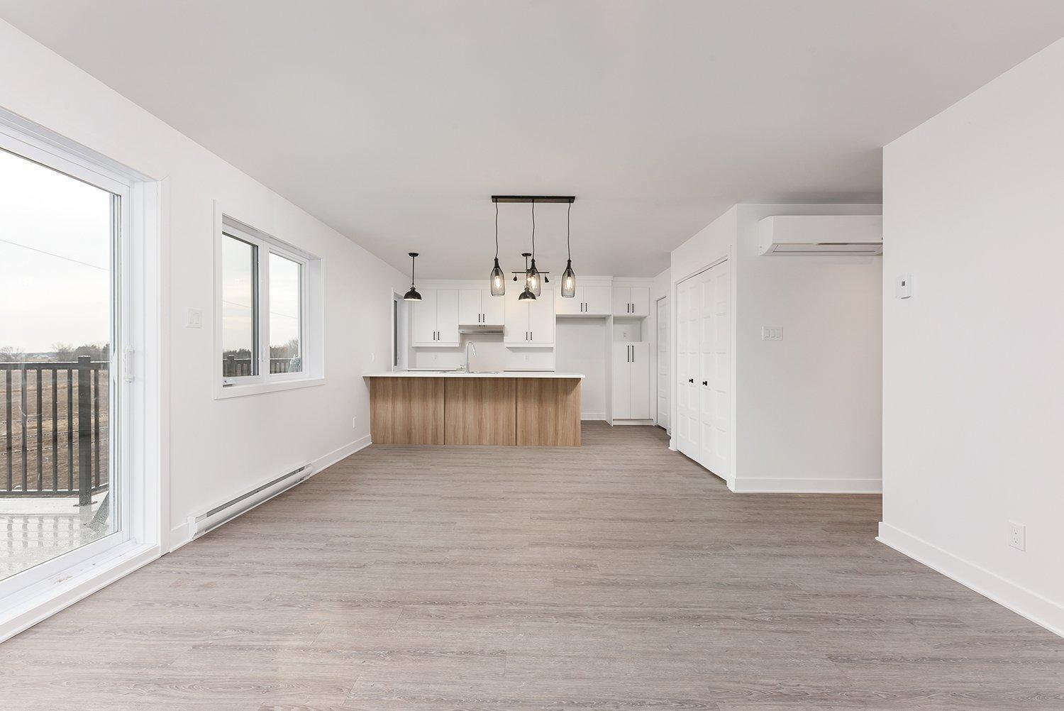 









1912


Rue Borden

, 7,
Ormstown,




QC
J0S1K0

