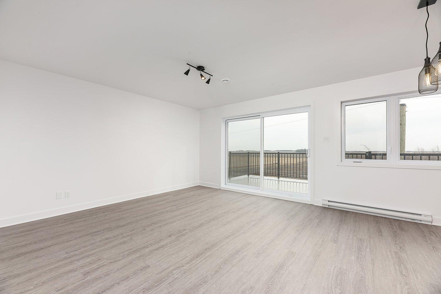 









1912


Rue Borden

, 7,
Ormstown,




QC
J0S1K0

