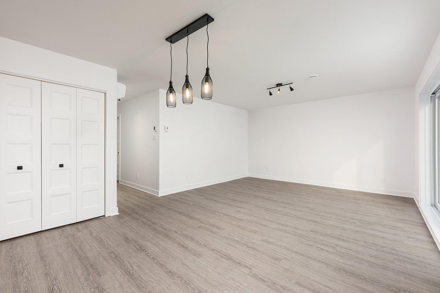 









1912


Rue Borden

, 7,
Ormstown,




QC
J0S1K0


