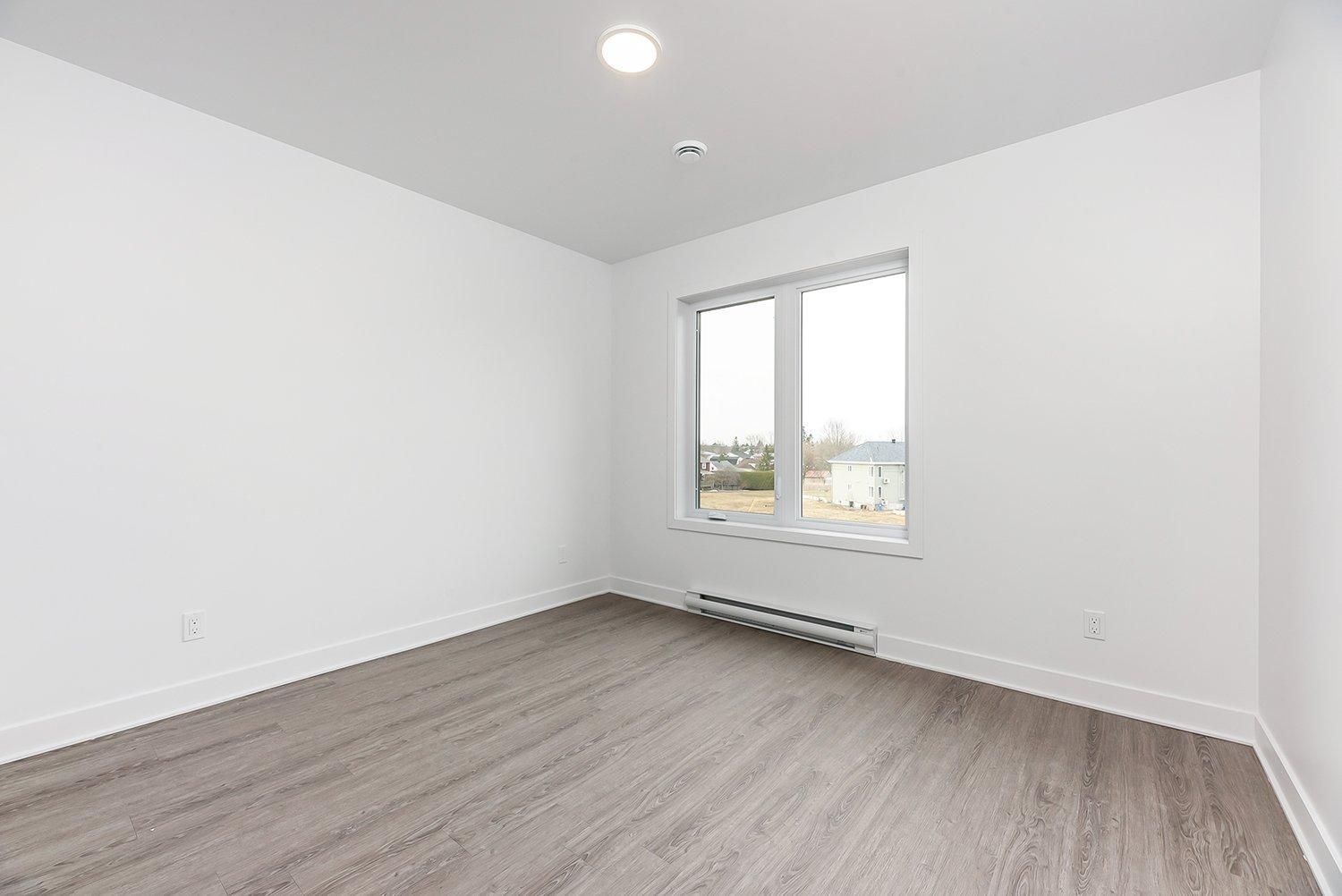 









1912


Rue Borden

, 7,
Ormstown,




QC
J0S1K0

