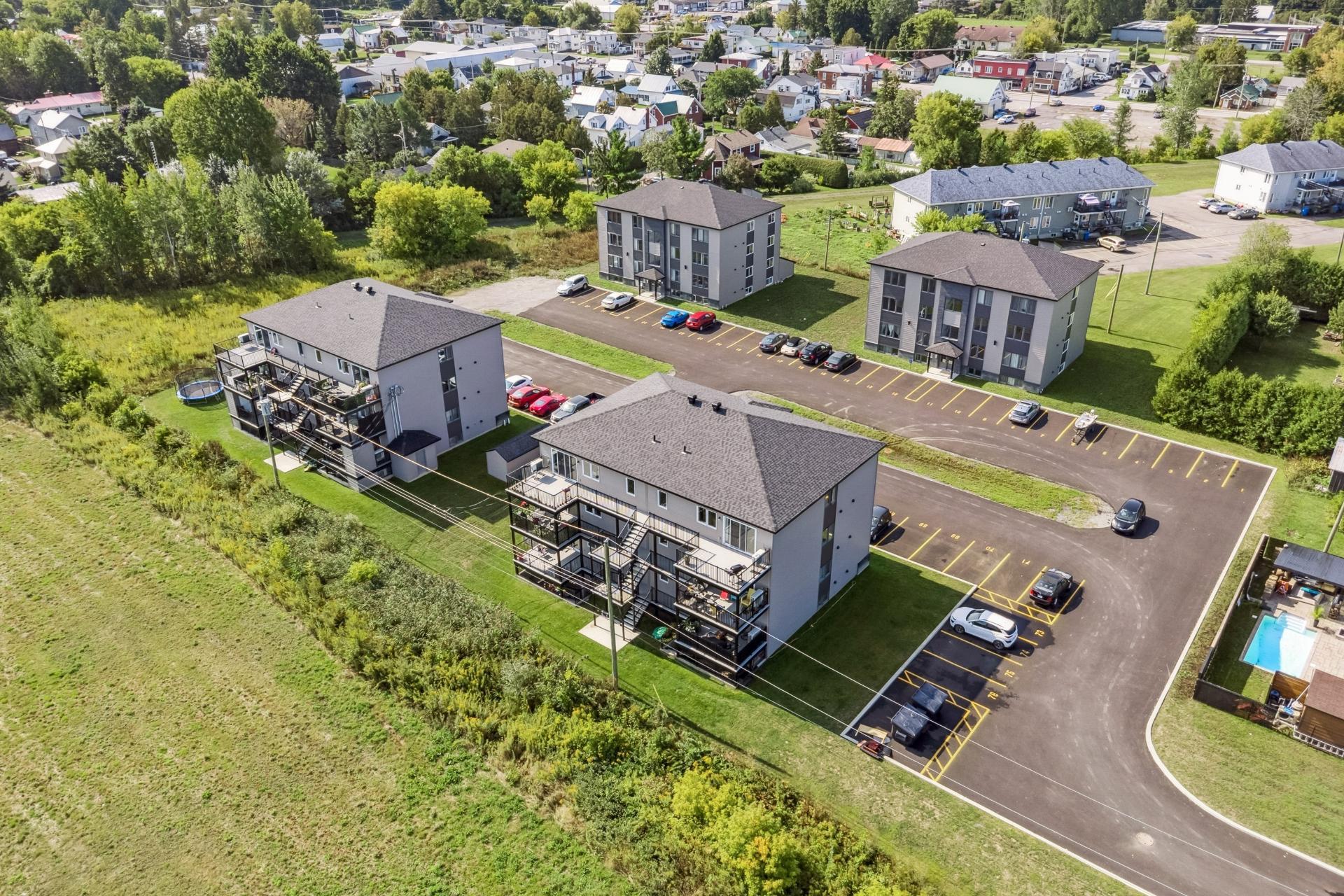 









1912


Rue Borden

, 7,
Ormstown,




QC
J0S1K0


