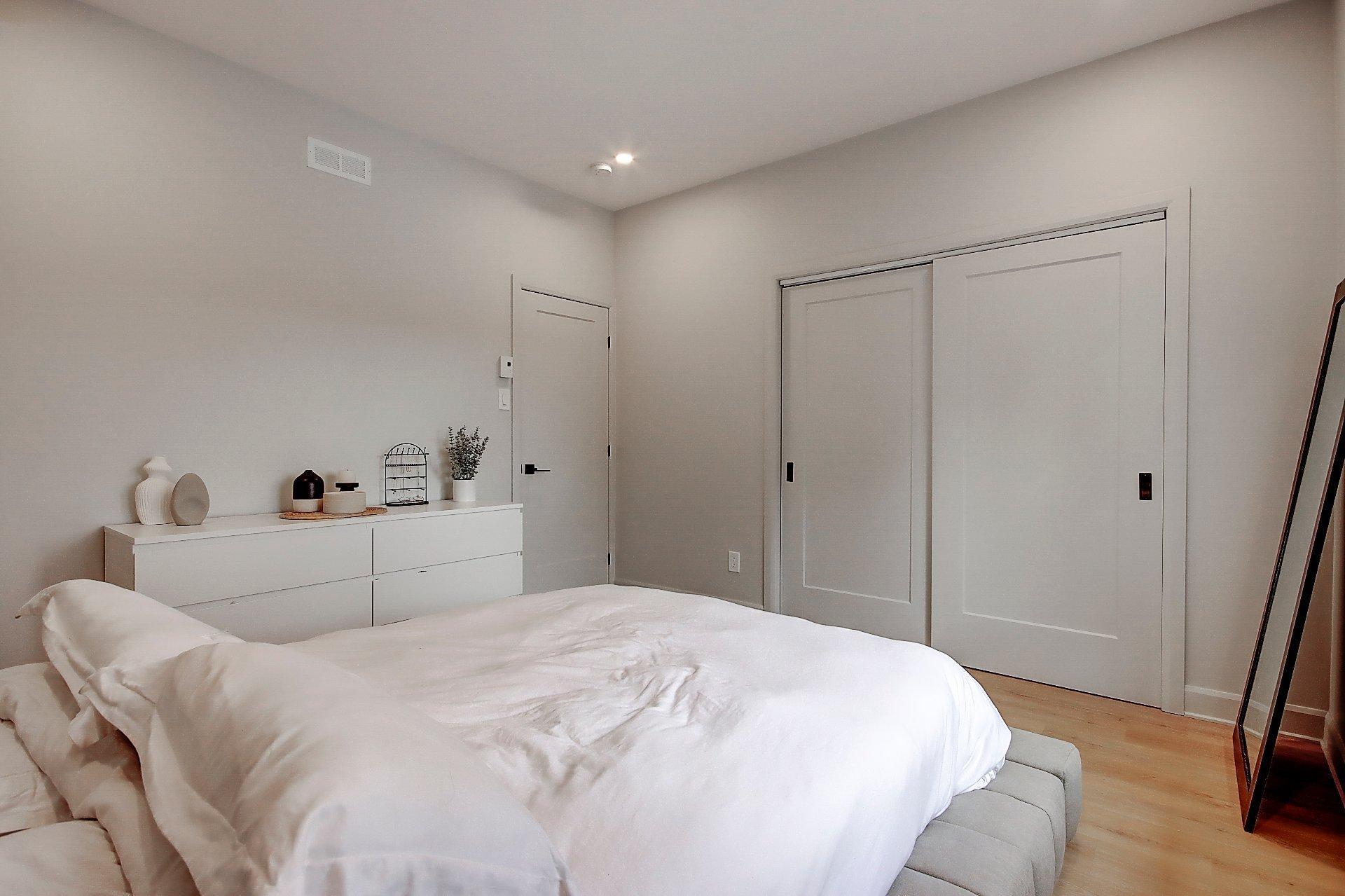 












Ch. St-André

,
Saint-Jean-sur-Richelieu,




QC
J2W2H6

