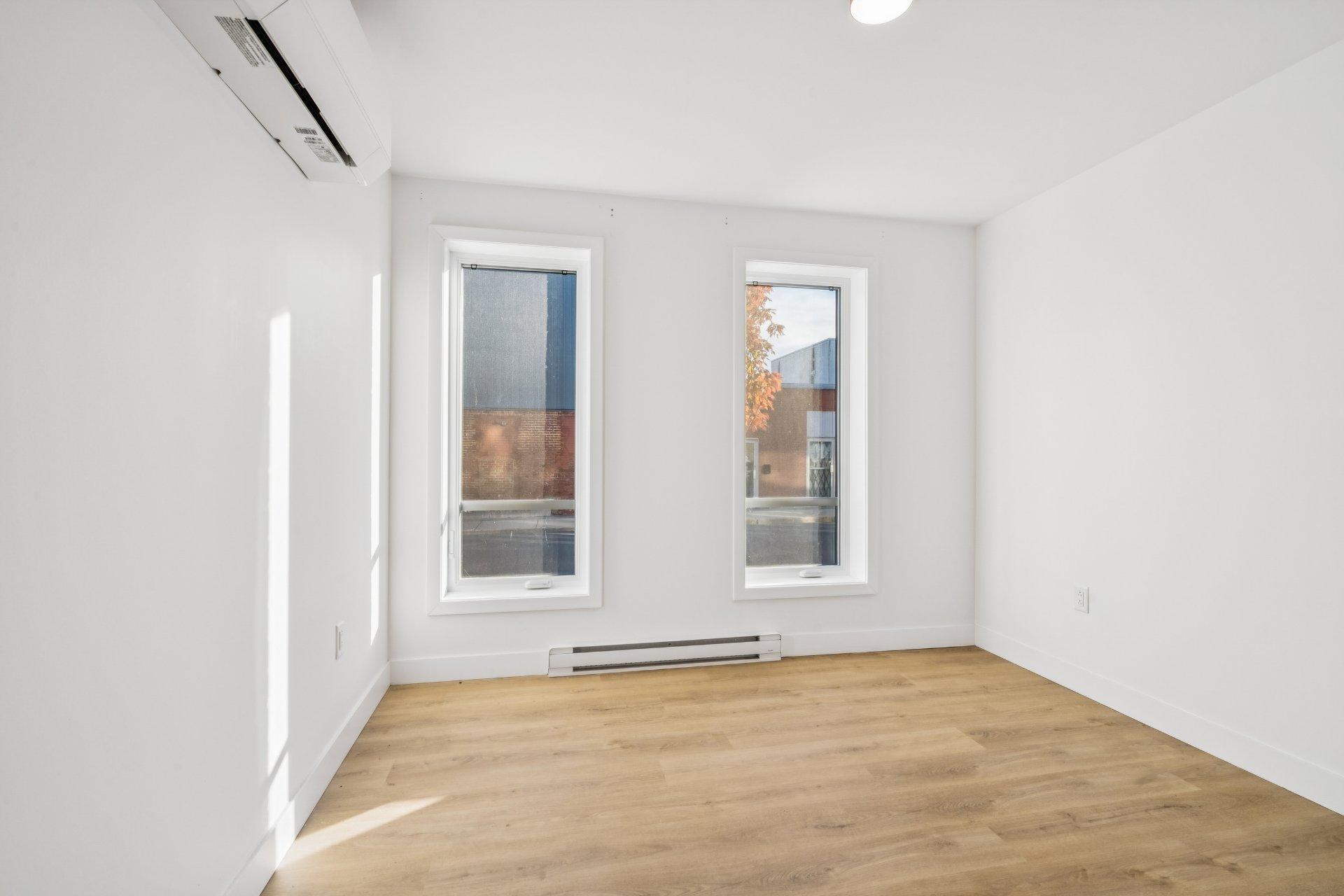 









50


Rue St-Louis

, 111,
Salaberry-de-Valleyfield,




QC
J6T1M6

