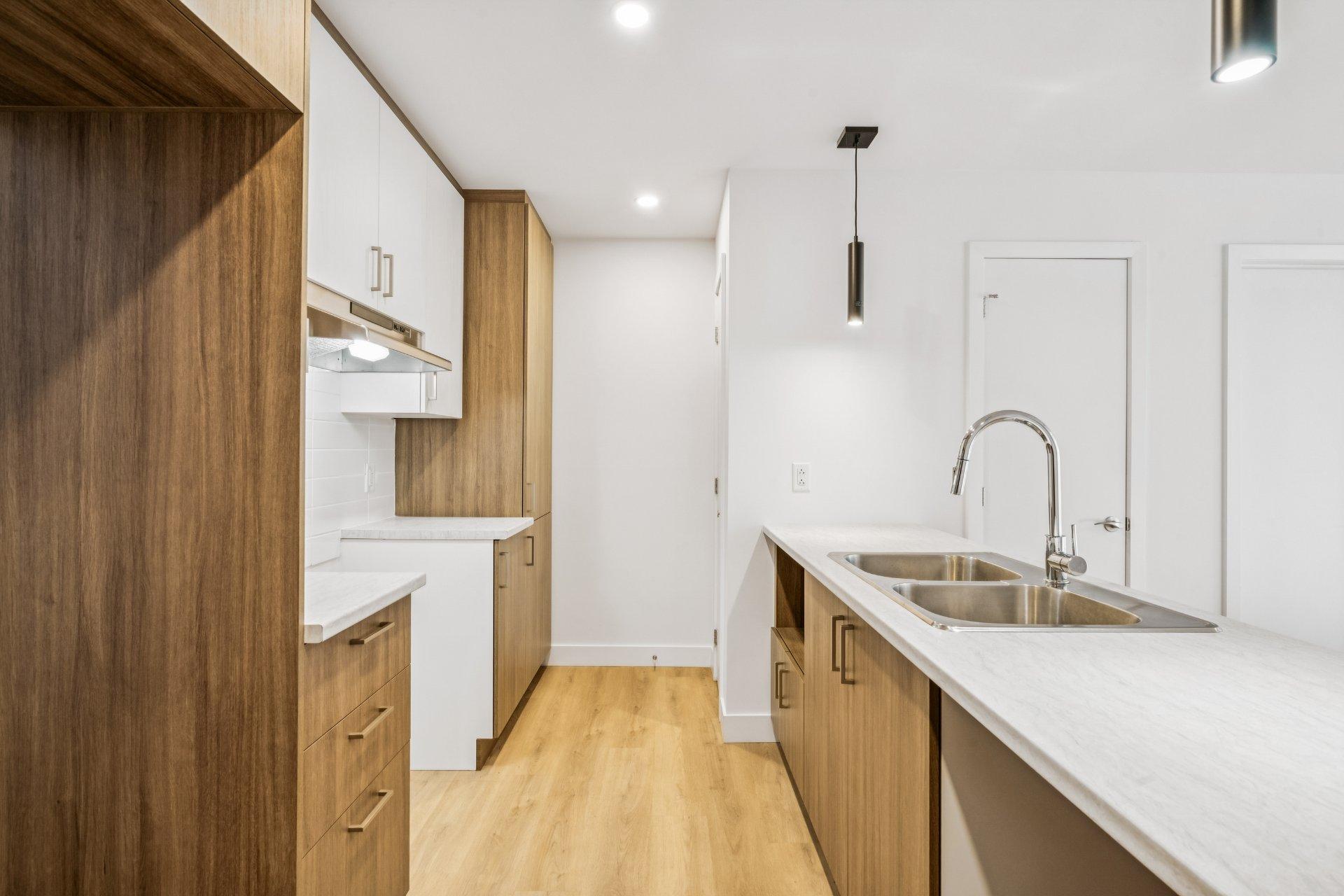 









50


Rue St-Louis

, 111,
Salaberry-de-Valleyfield,




QC
J6T1M6

