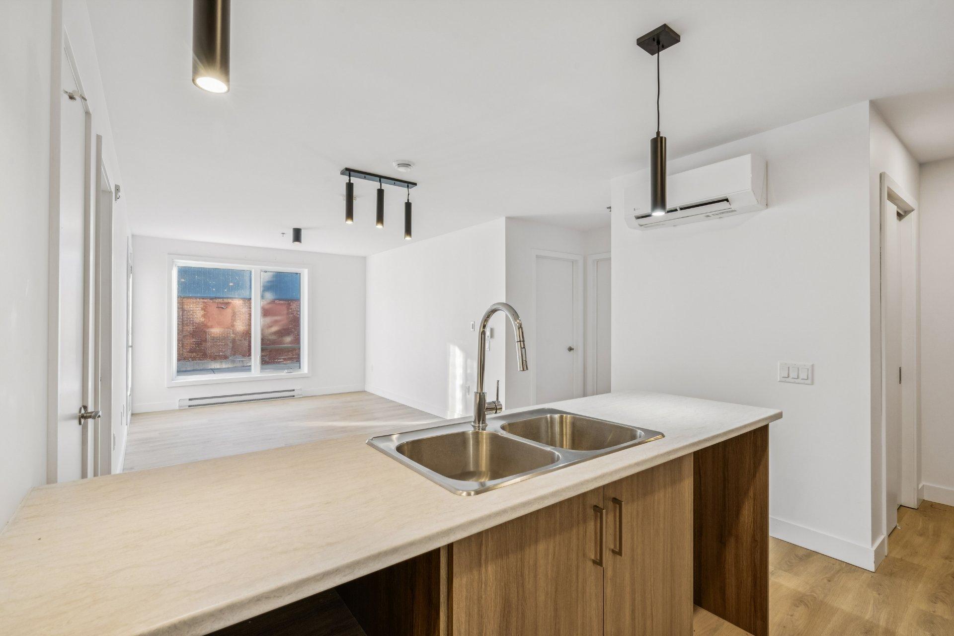 









50


Rue St-Louis

, 111,
Salaberry-de-Valleyfield,




QC
J6T1M6

