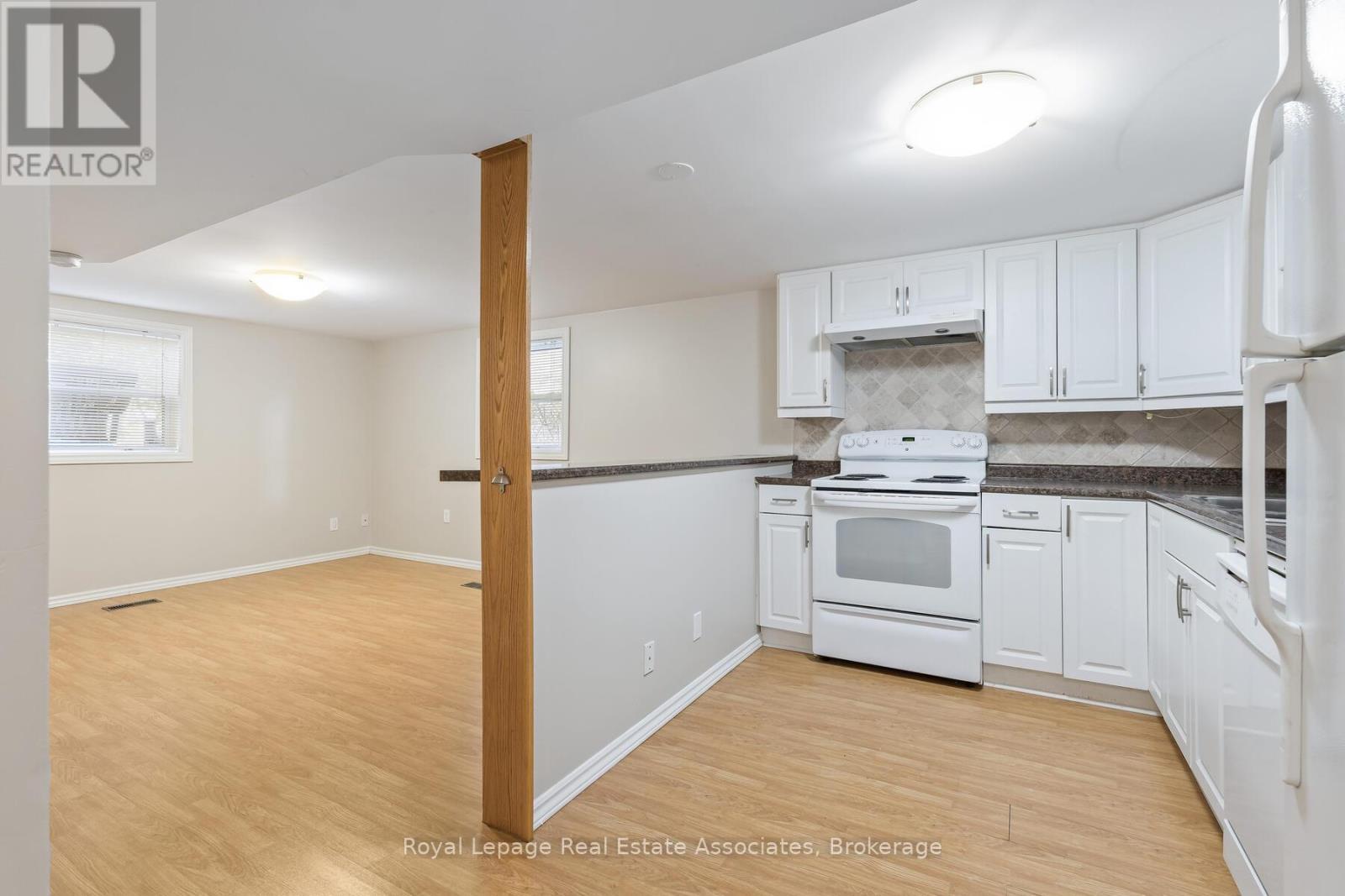 












17 ACADEMY ROAD

,
Halton Hills,




Ontario
L7G3N7

