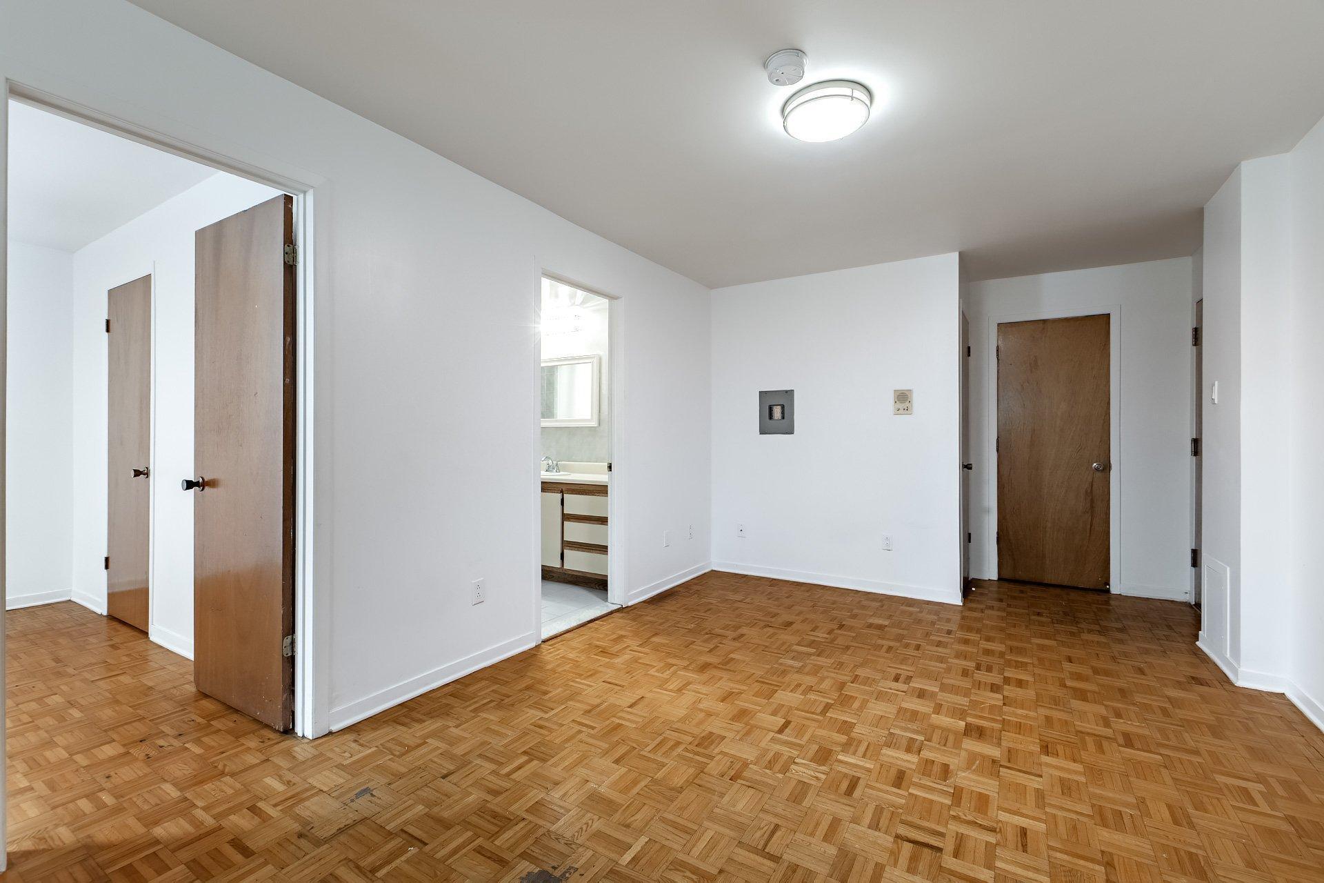 









2300


Av. Walkley

, 2,
Montréal (Côte-des-Neiges/Notre-Dame-de-Grâce),




QC
H4B2K1

