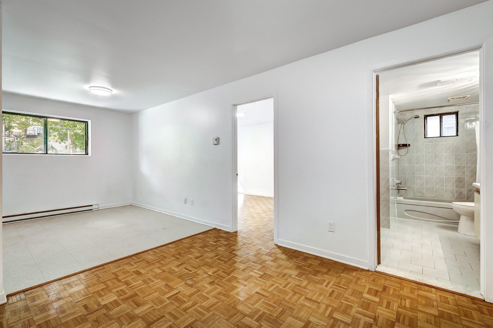 









2300


Av. Walkley

, 2,
Montréal (Côte-des-Neiges/Notre-Dame-de-Grâce),




QC
H4B2K1

