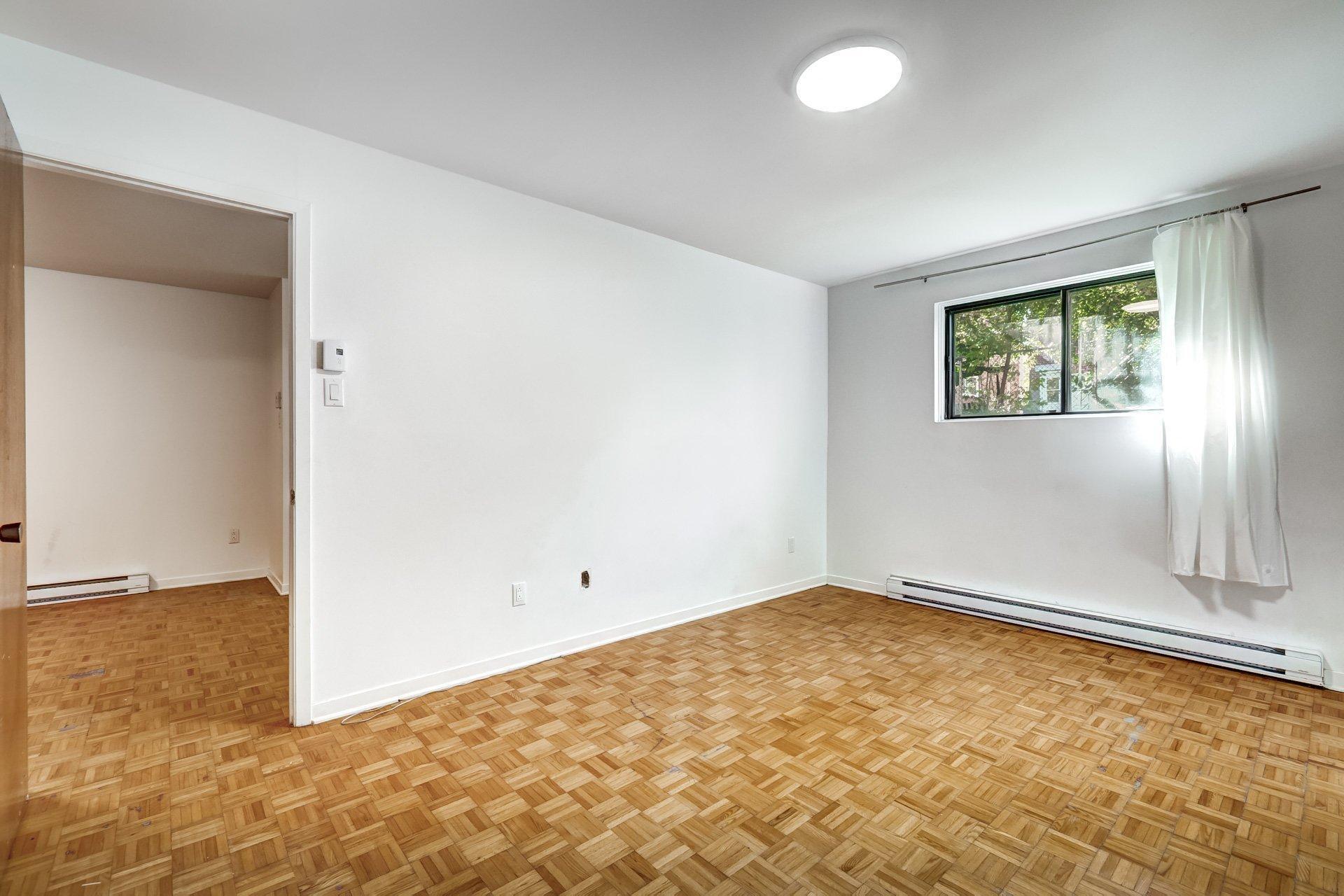 









2300


Av. Walkley

, 2,
Montréal (Côte-des-Neiges/Notre-Dame-de-Grâce),




QC
H4B2K1

