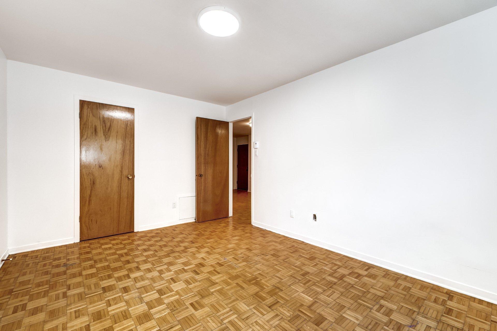 









2300


Av. Walkley

, 2,
Montréal (Côte-des-Neiges/Notre-Dame-de-Grâce),




QC
H4B2K1

