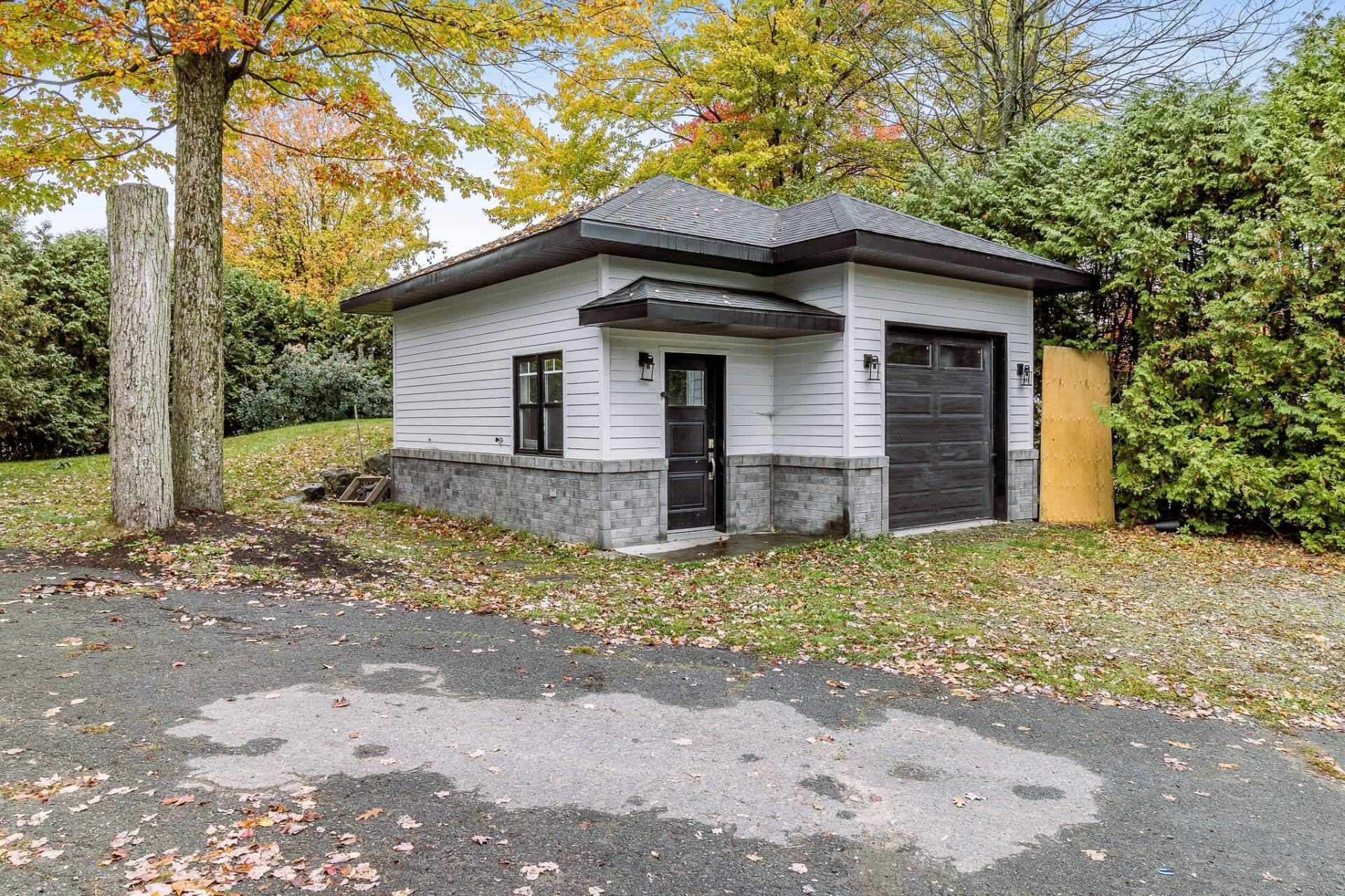 









36


Rue du Jardin Artcad

,
Granby,




QC
J2J0R5

