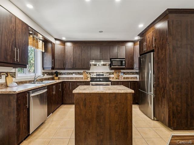 









375Z


Rue Jeannine-Grégoire-Ross

,
Gatineau (Gatineau),




QC
J8P0E1


