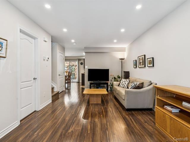 









375Z


Rue Jeannine-Grégoire-Ross

,
Gatineau (Gatineau),




QC
J8P0E1

