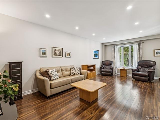 









375Z


Rue Jeannine-Grégoire-Ross

,
Gatineau (Gatineau),




QC
J8P0E1

