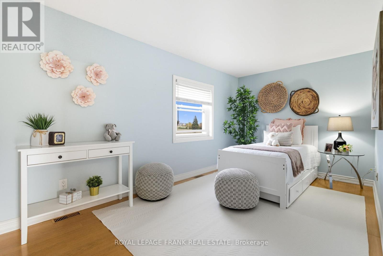 












15 - 120 PORT DARLINGTON ROAD

,
Clarington (Bowmanville),




Ontario
L1C3K3

