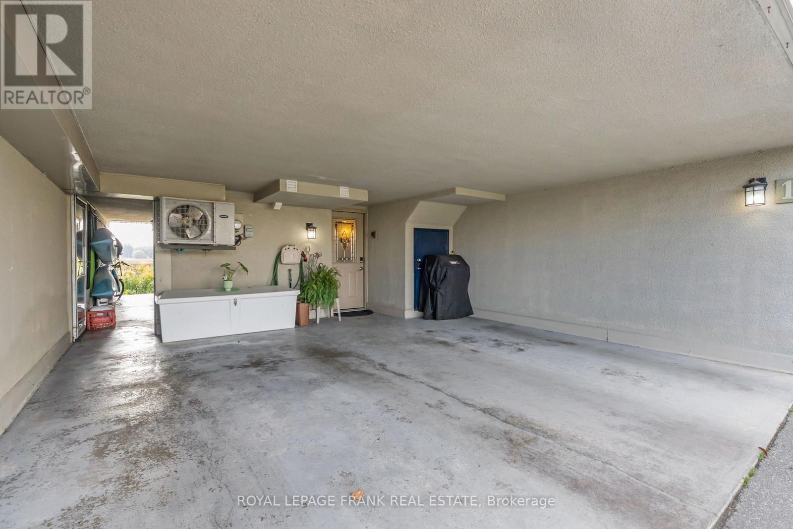 












15 - 120 PORT DARLINGTON ROAD

,
Clarington (Bowmanville),




Ontario
L1C3K3

