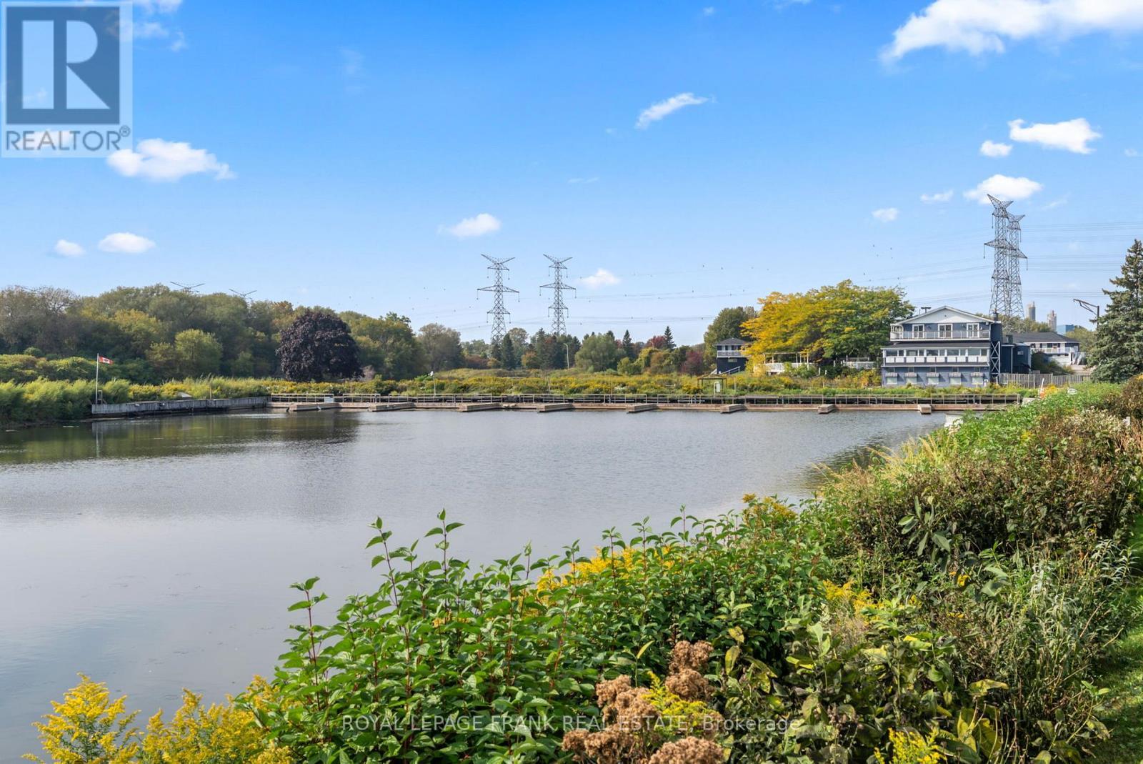 












15 - 120 PORT DARLINGTON ROAD

,
Clarington (Bowmanville),




Ontario
L1C3K3

