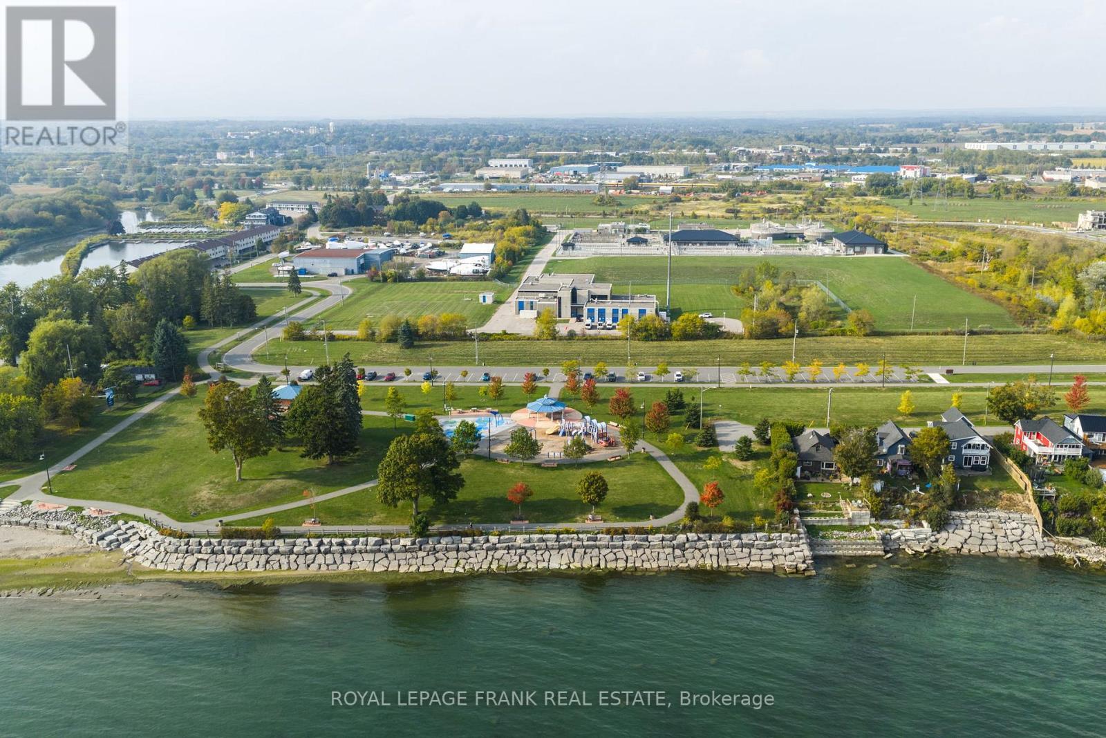 












15 - 120 PORT DARLINGTON ROAD

,
Clarington (Bowmanville),




Ontario
L1C3K3

